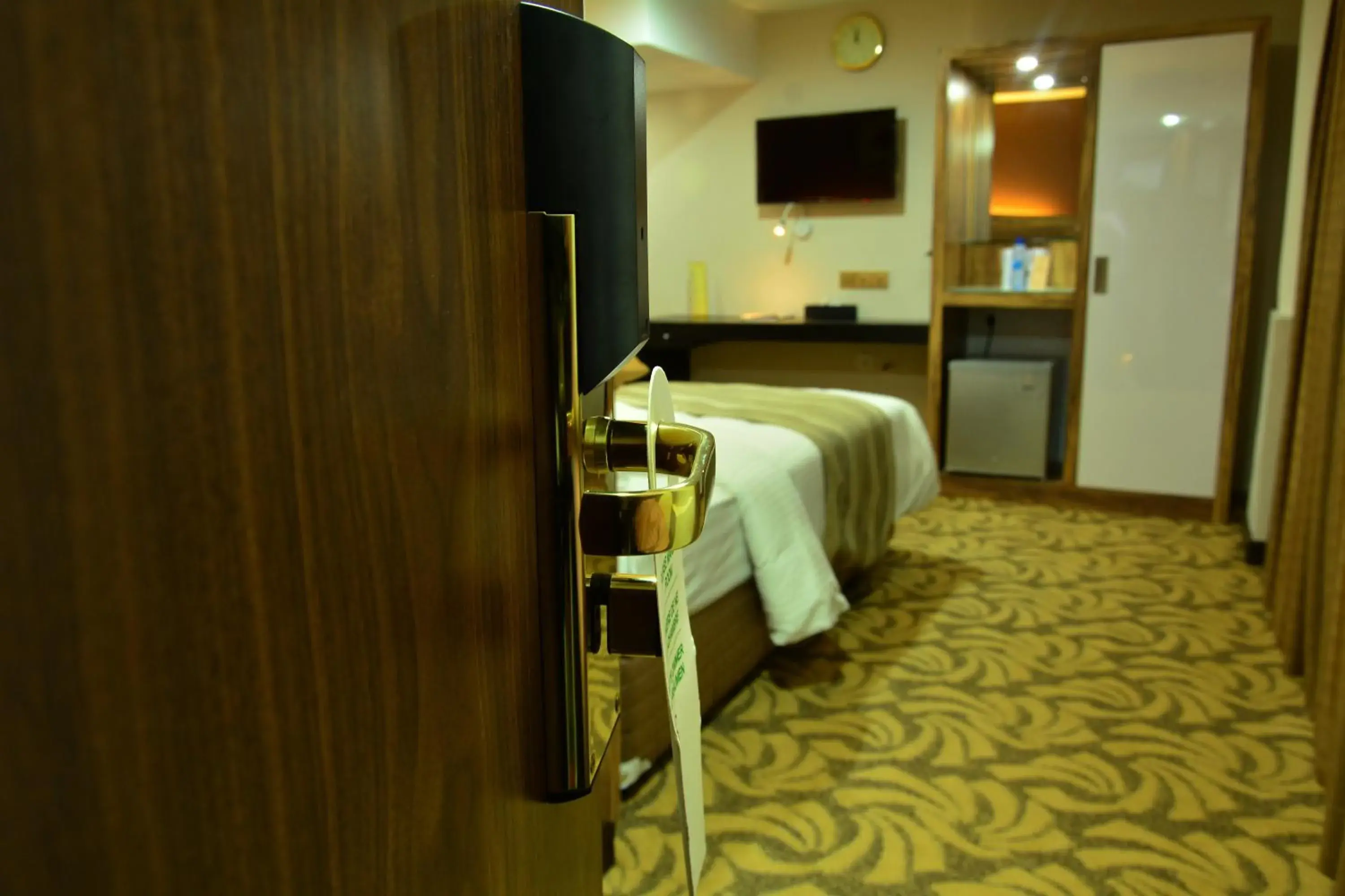 Photo of the whole room, Bed in Pearl City Hotel Photo of the whole room, Bed in Pearl City Hotel