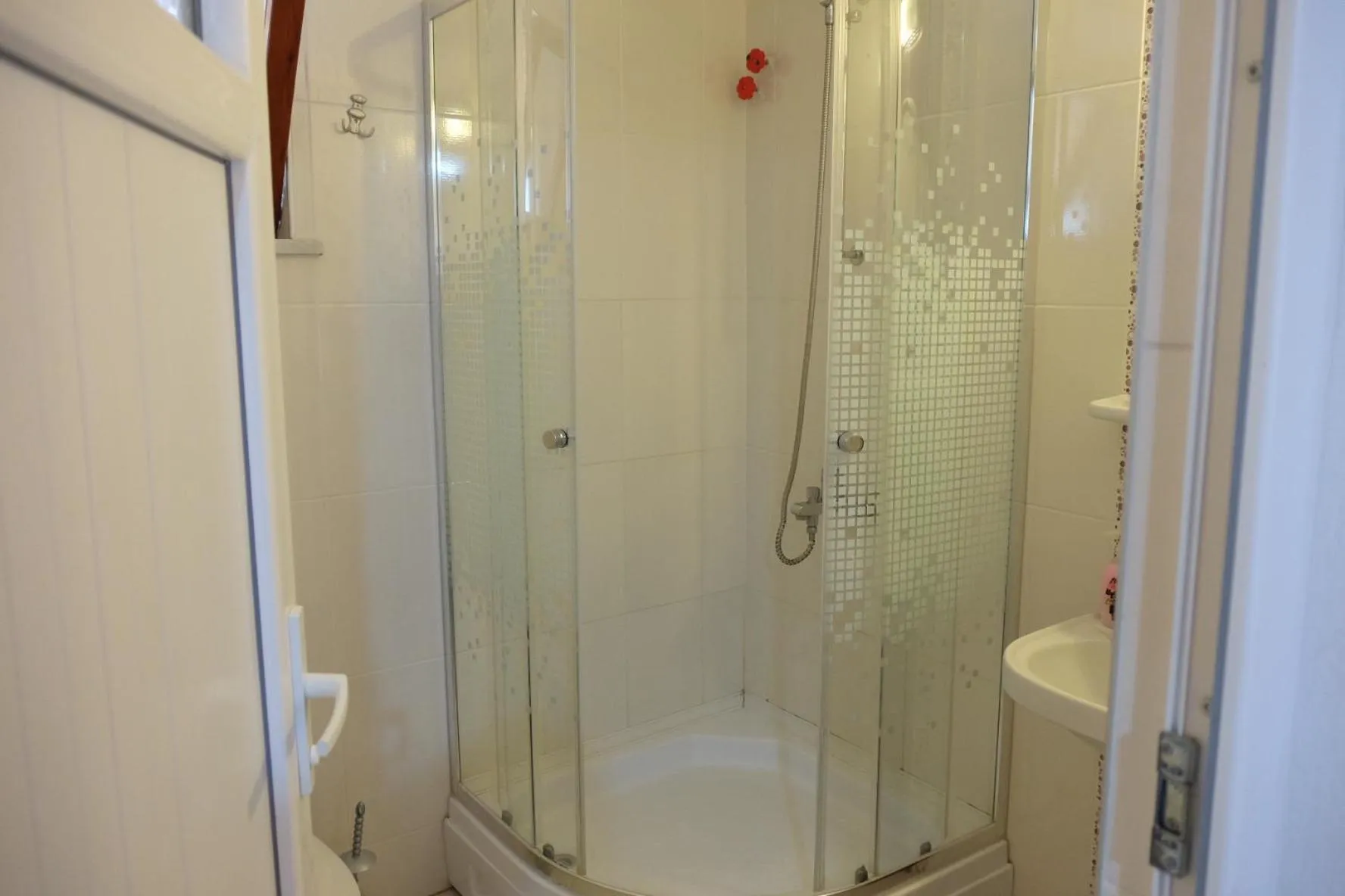 Shower in San Simon Hotel