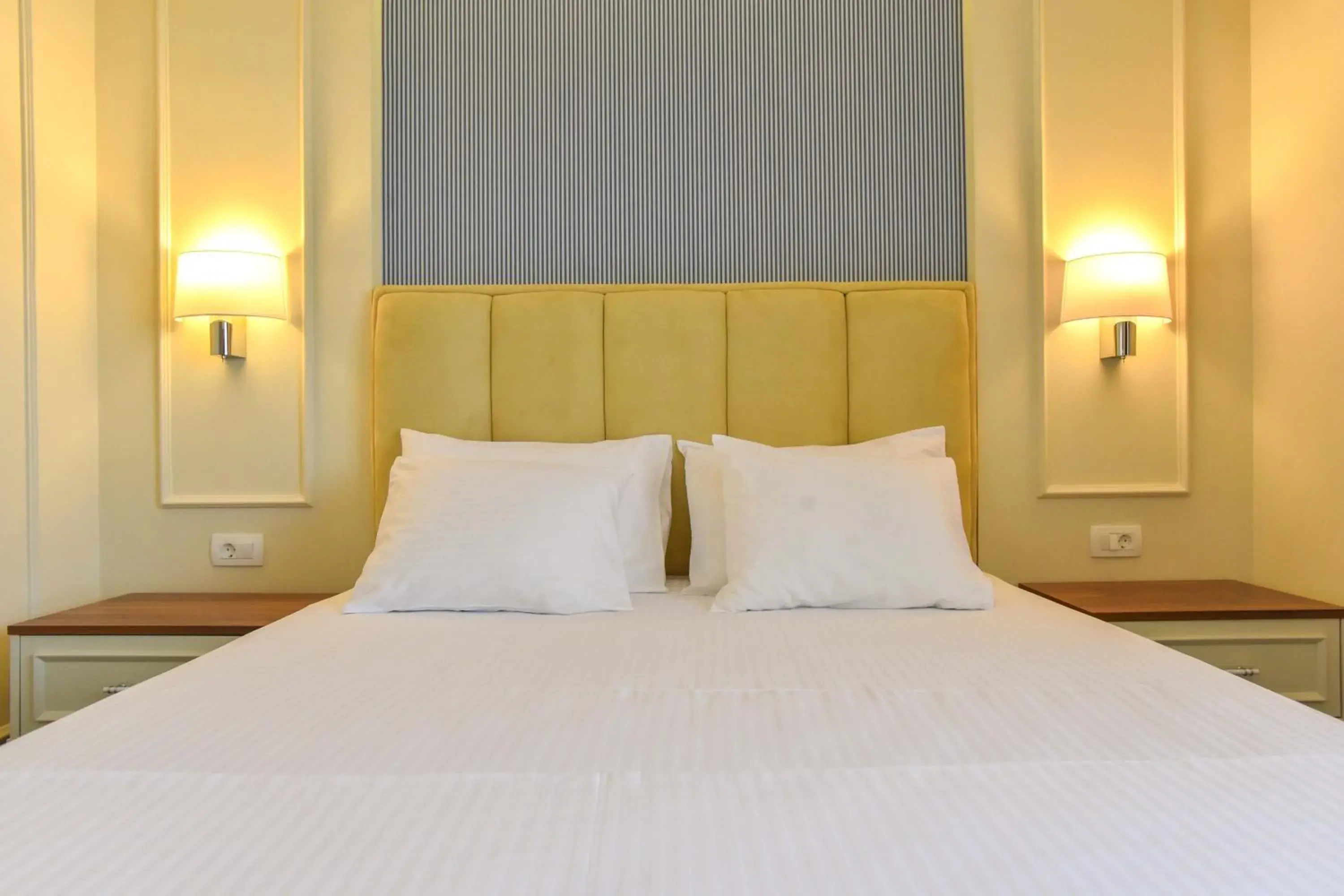 Family Suite with Balcony in Vistamar Hotel & Apartments Family Suite with Balcony in Vistamar Hotel & Apartments