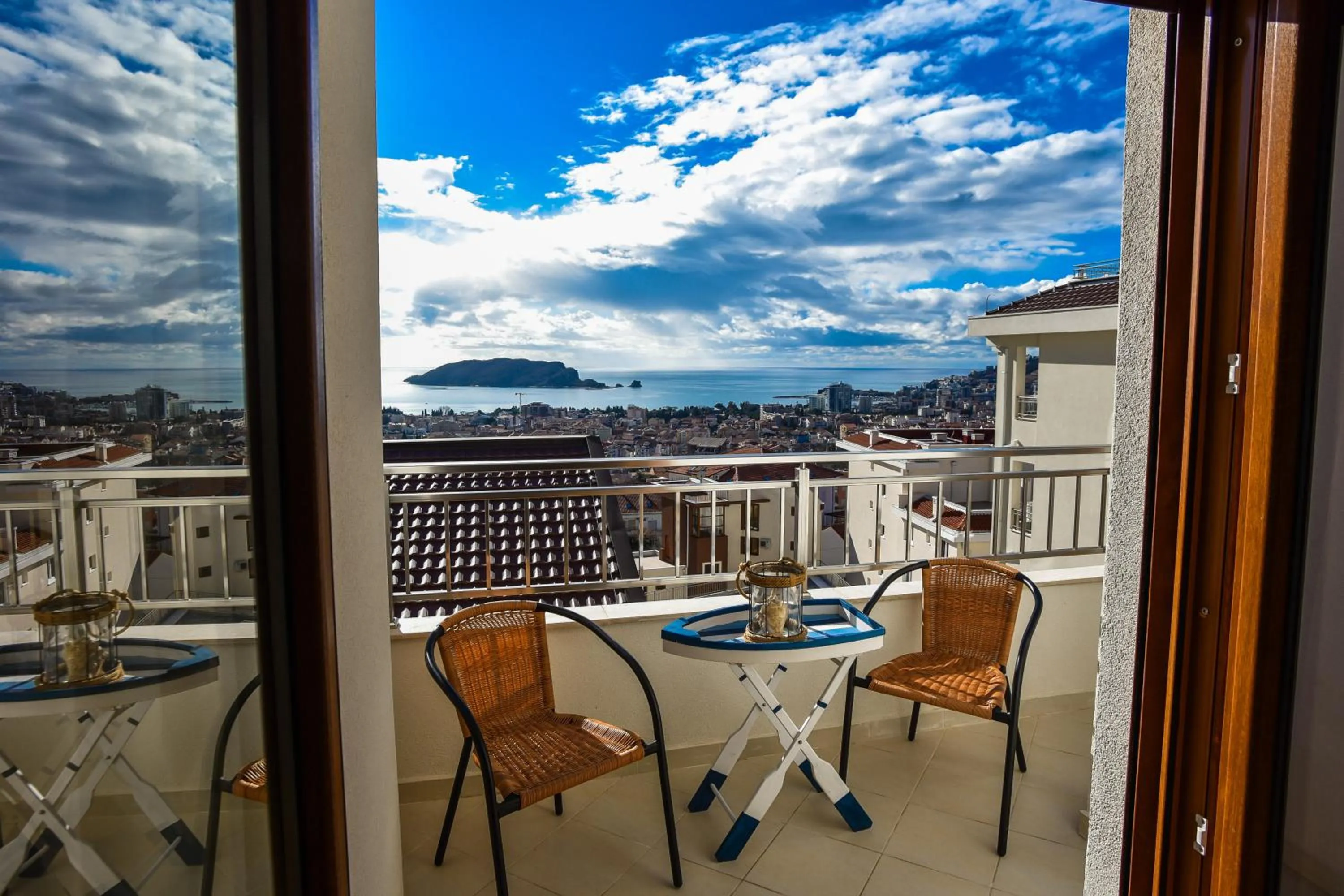 Vistamar Hotel & Apartments