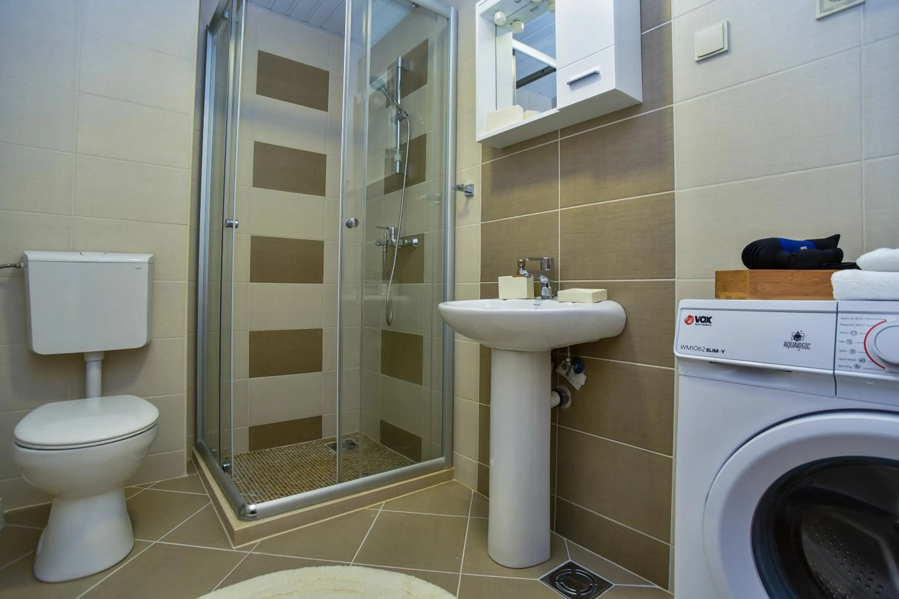 Shower in Vistamar Hotel & Apartments