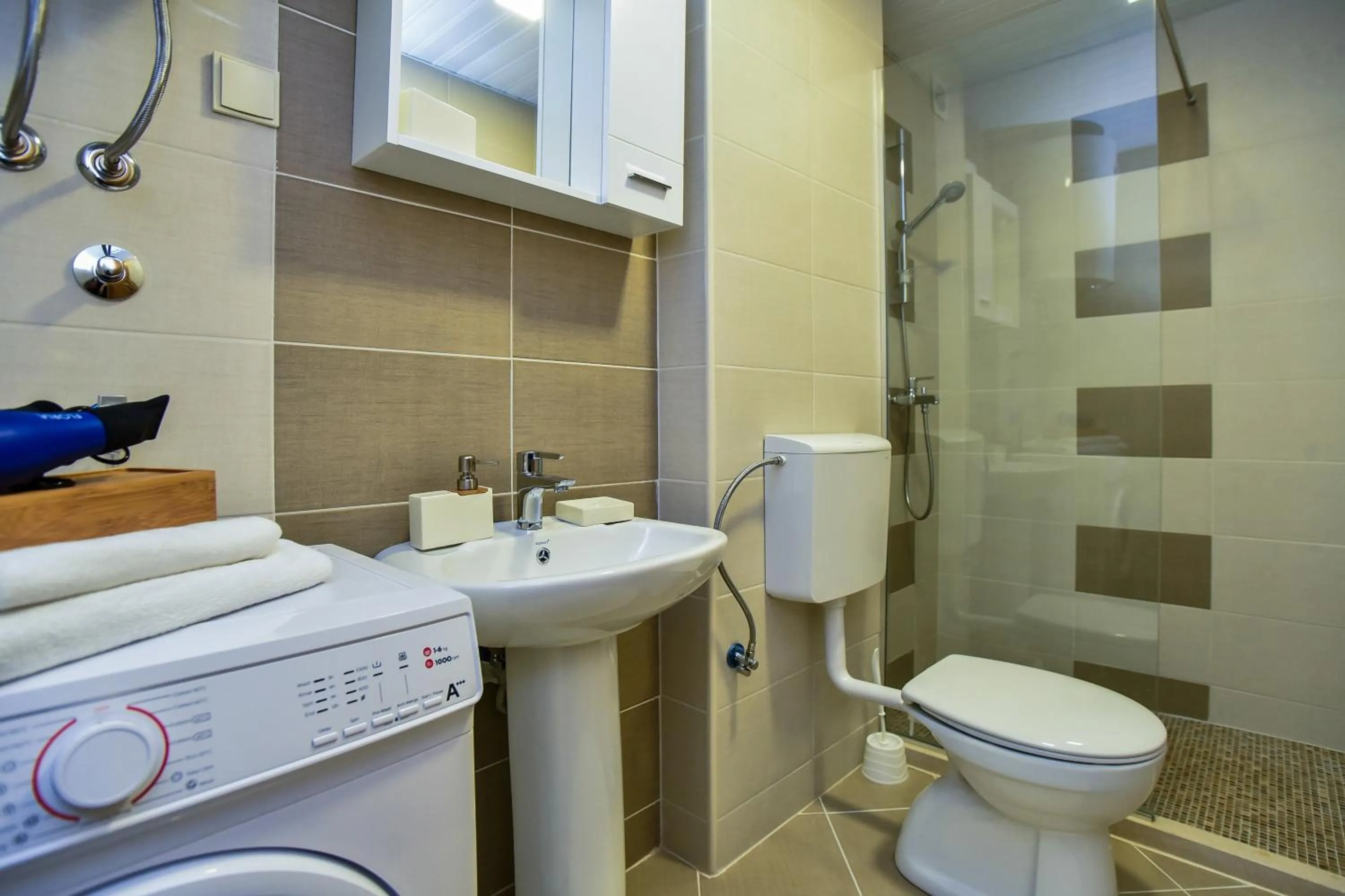 Vistamar Hotel & Apartments