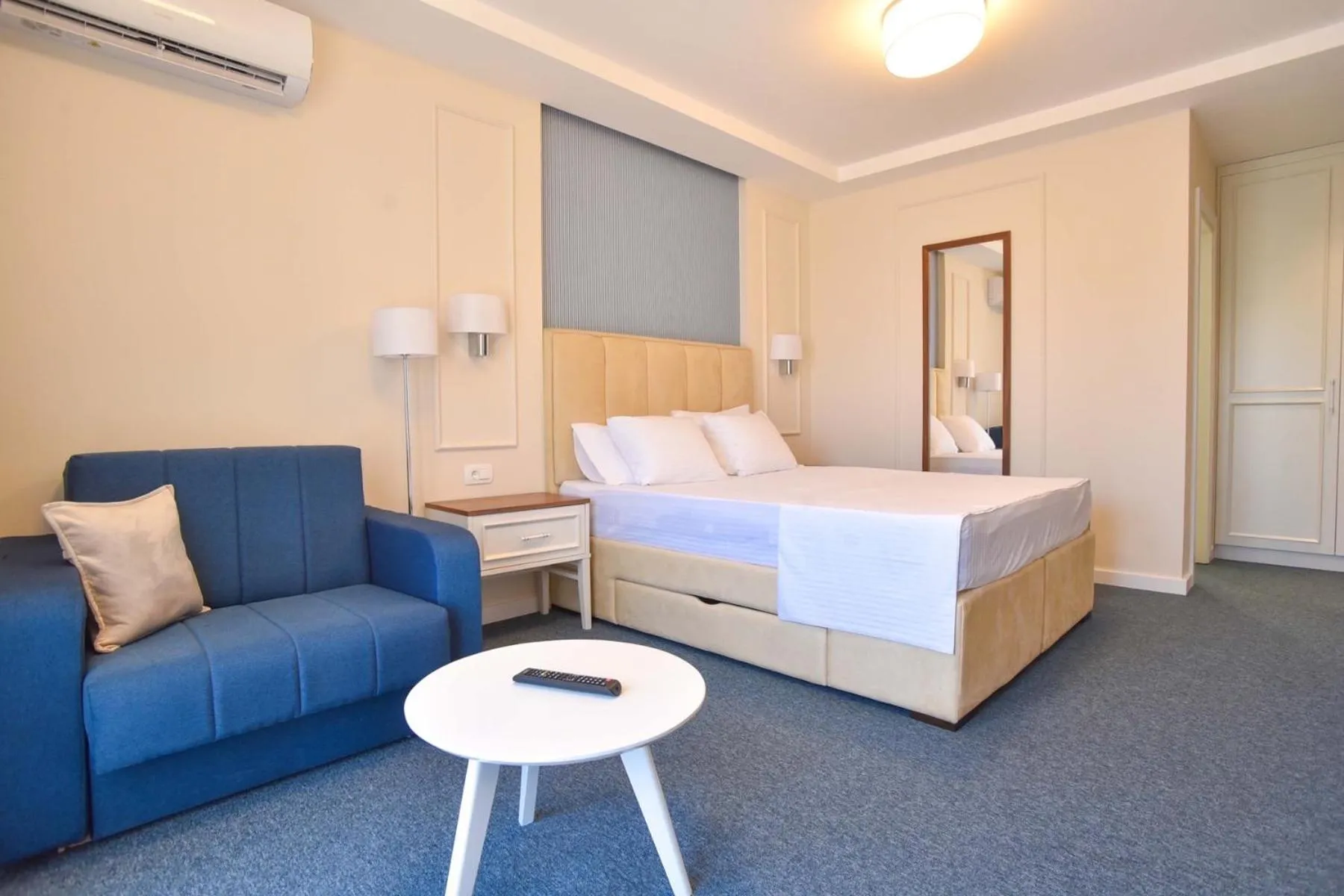 Bed in Vistamar Hotel & Apartments