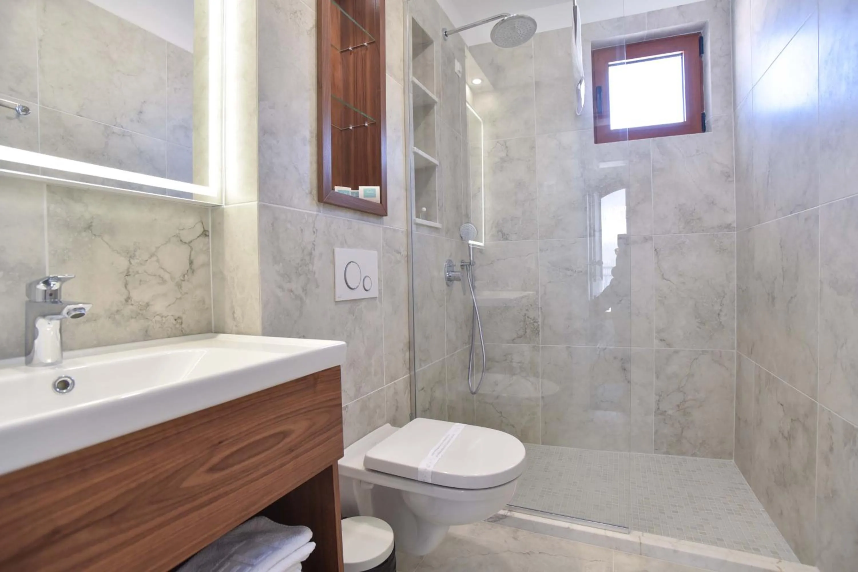 Vistamar Hotel & Apartments