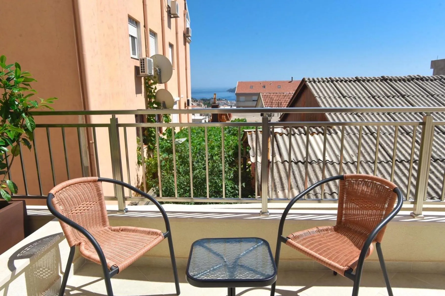 Vistamar Hotel & Apartments