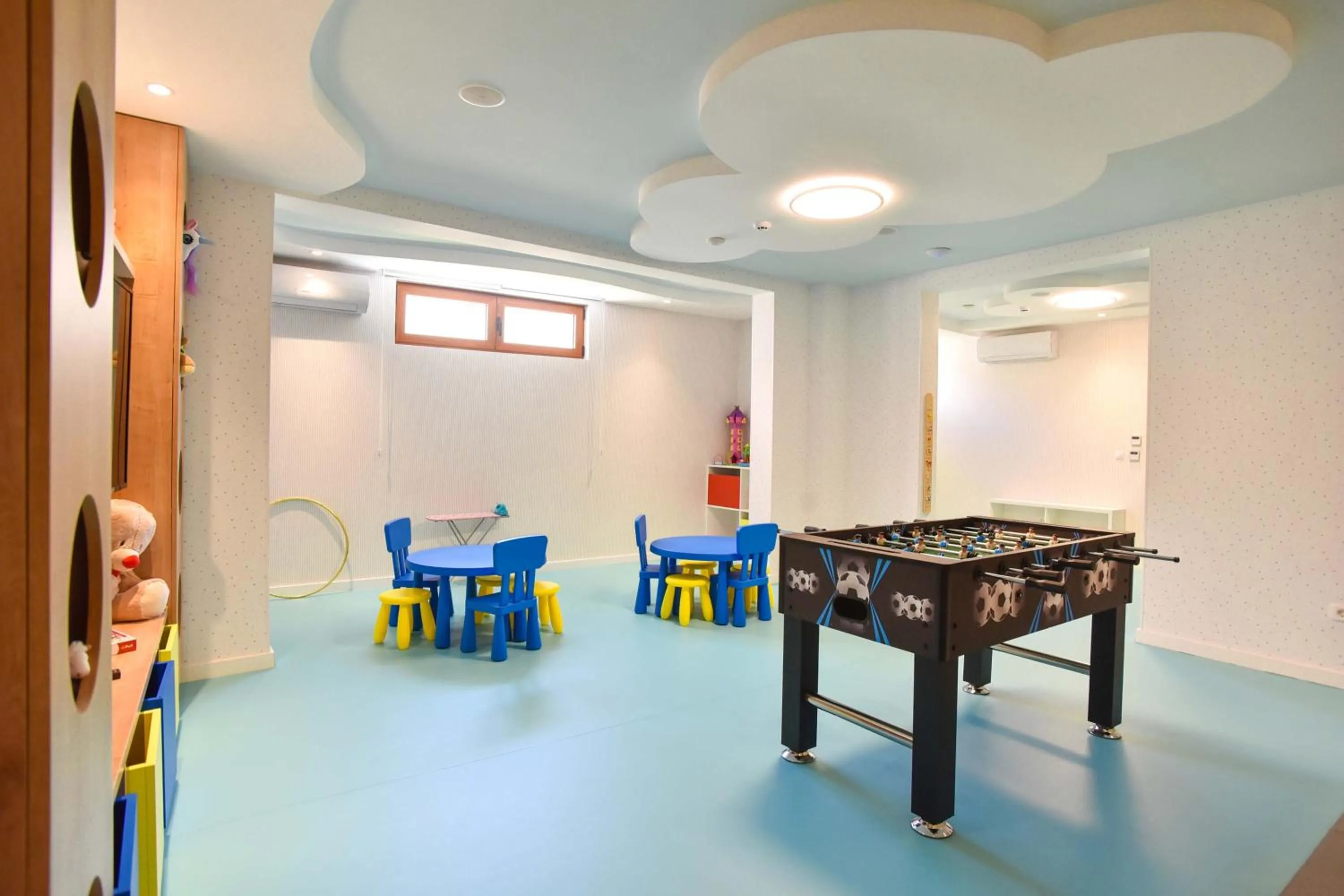 Game Room in Vistamar Hotel & Apartments