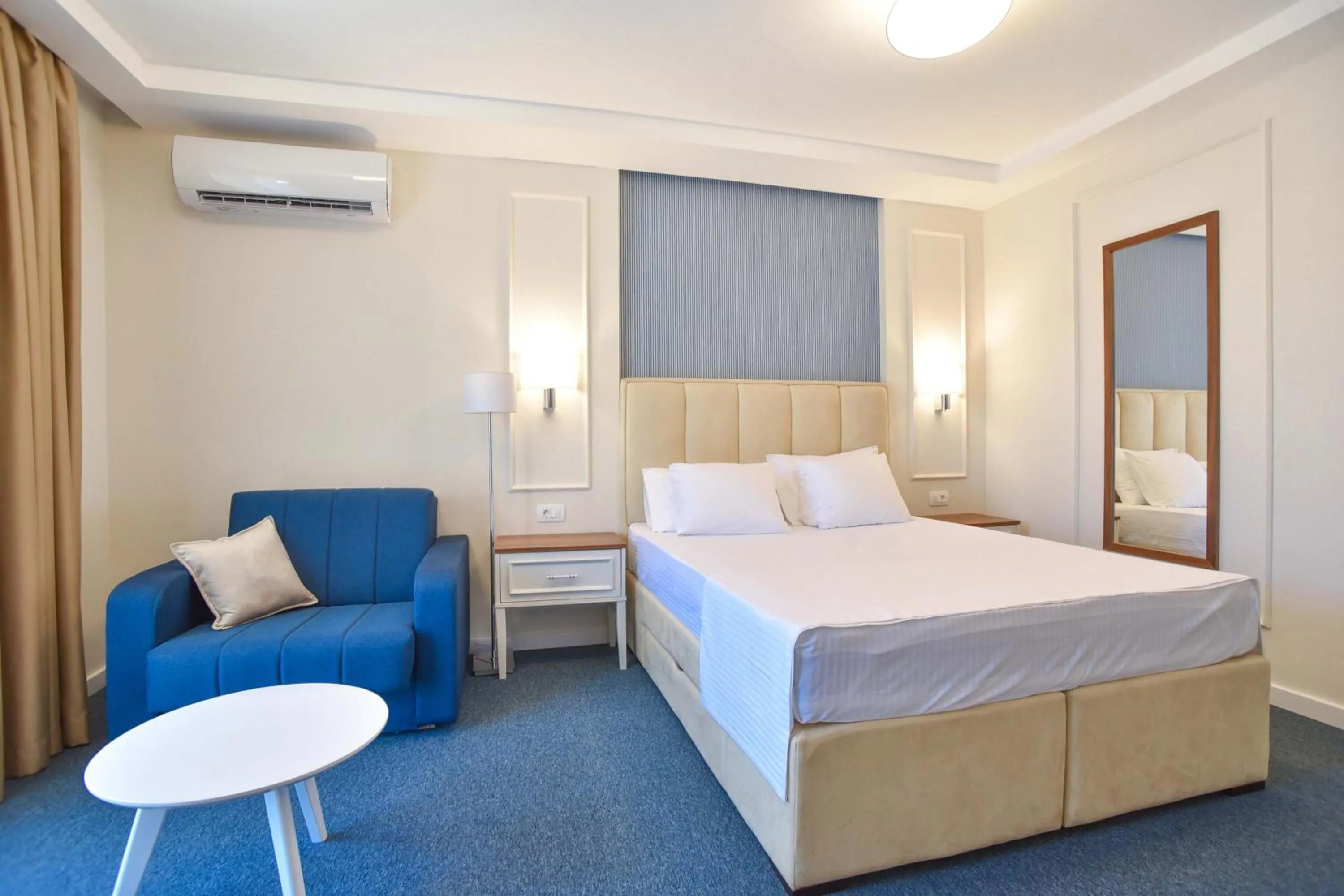 Bed in Vistamar Hotel & Apartments