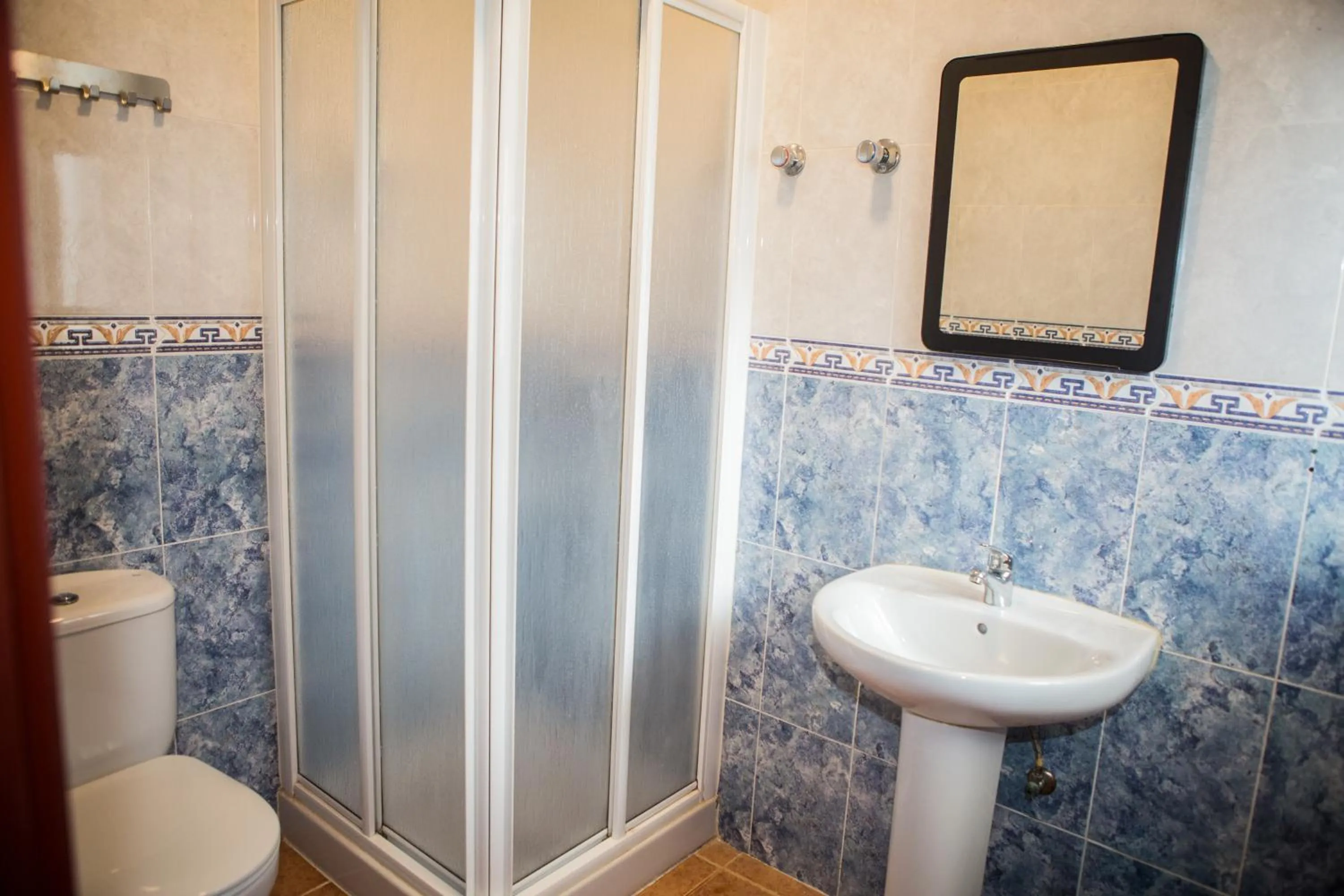 Bathroom in Vivian's Guest House Auto Check-in