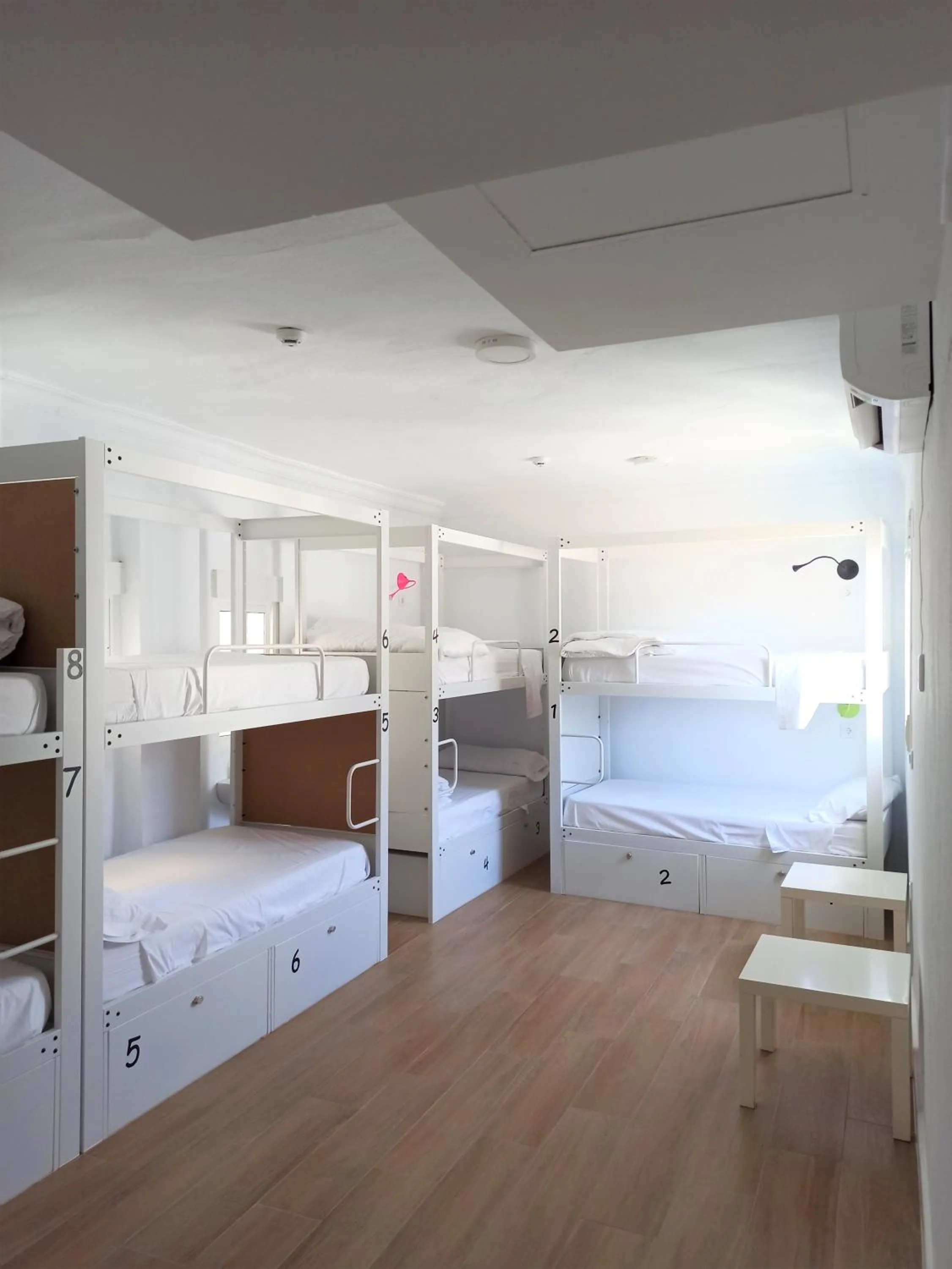 bunk bed, Bed in Vivian's Guest House Auto Check-in