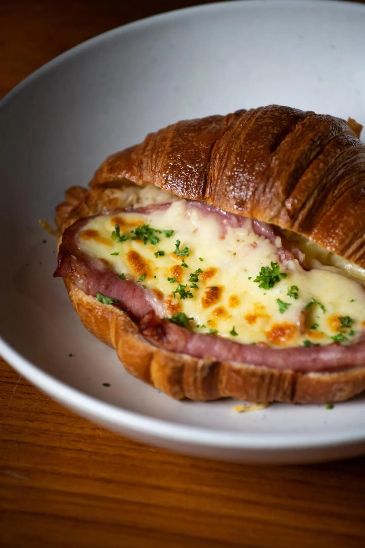 Restaurant/places to eat in At Kamala Hotel