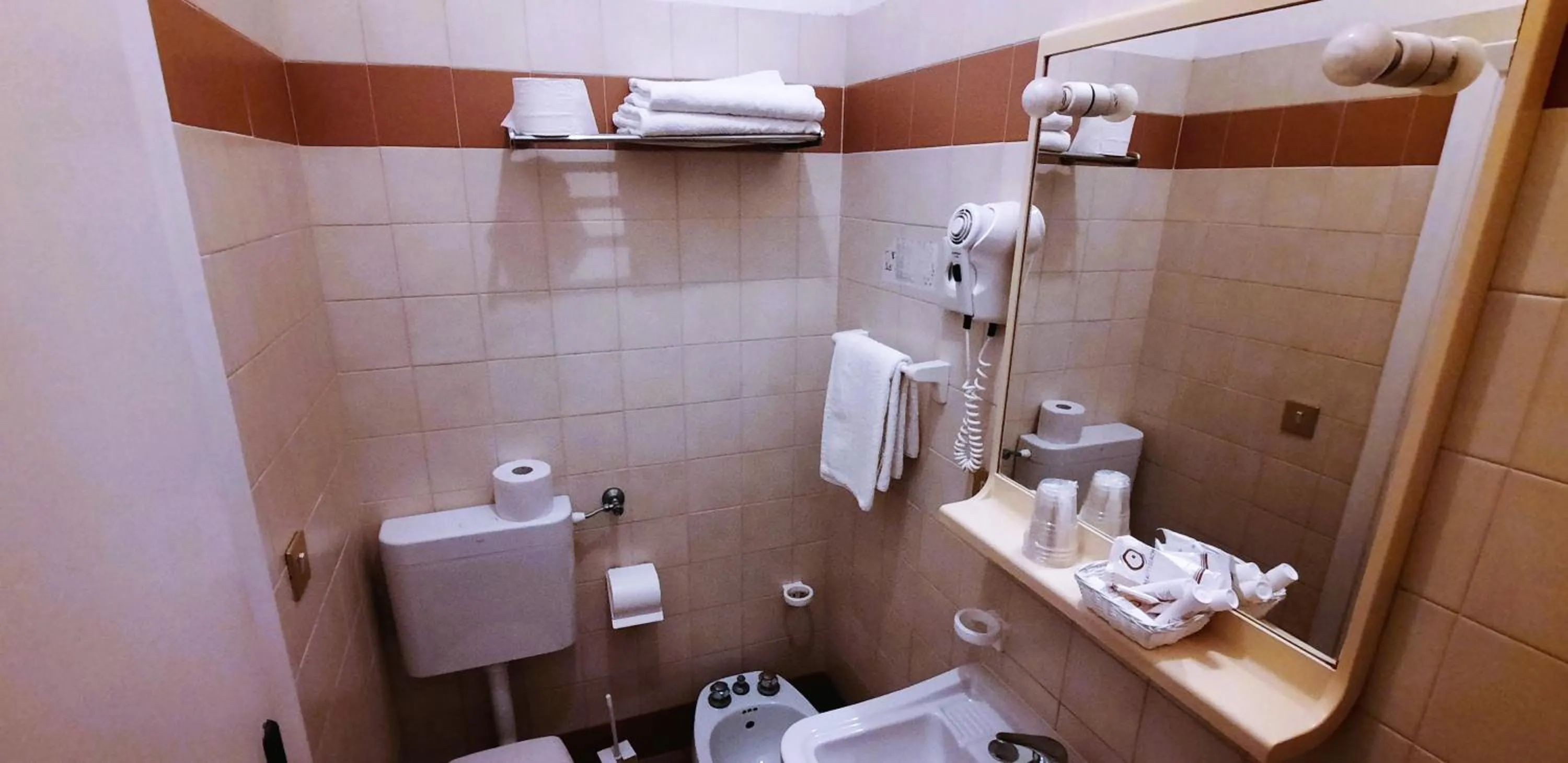 Shower in Hotel Parioli