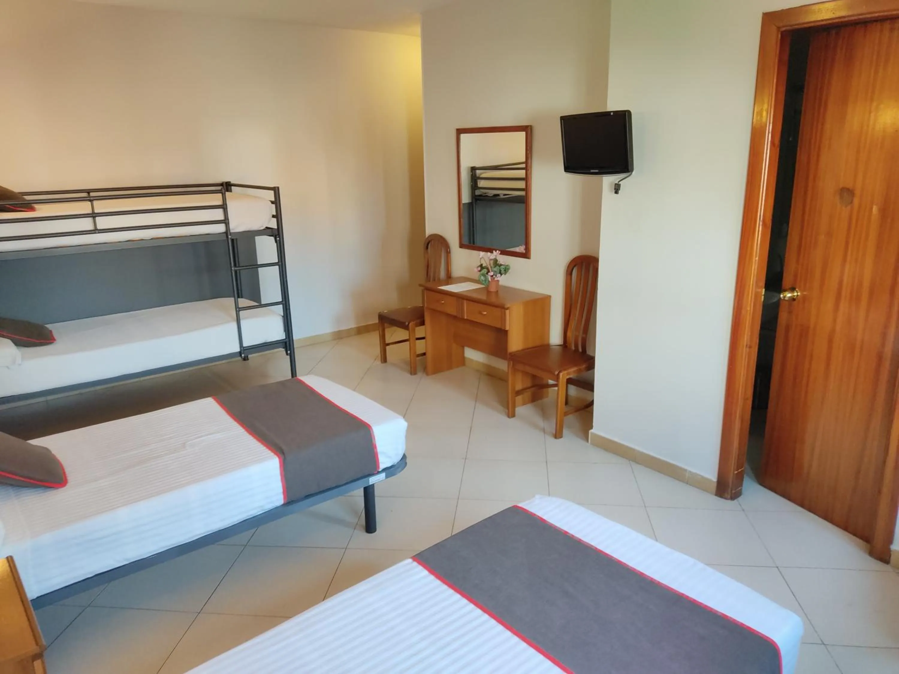 bunk bed in Can Peixan