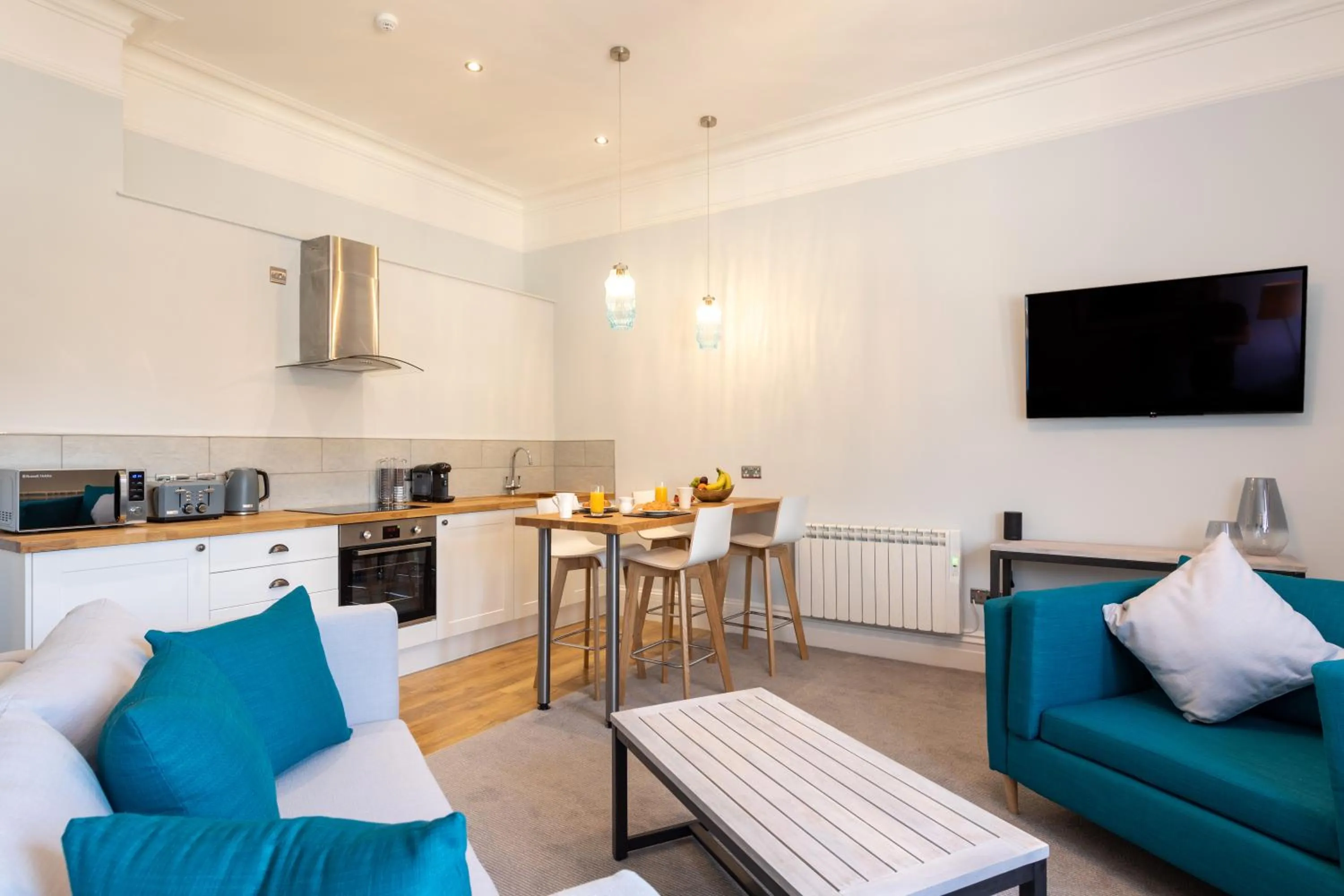 TV and multimedia in Sandhills Apartments, Mudeford