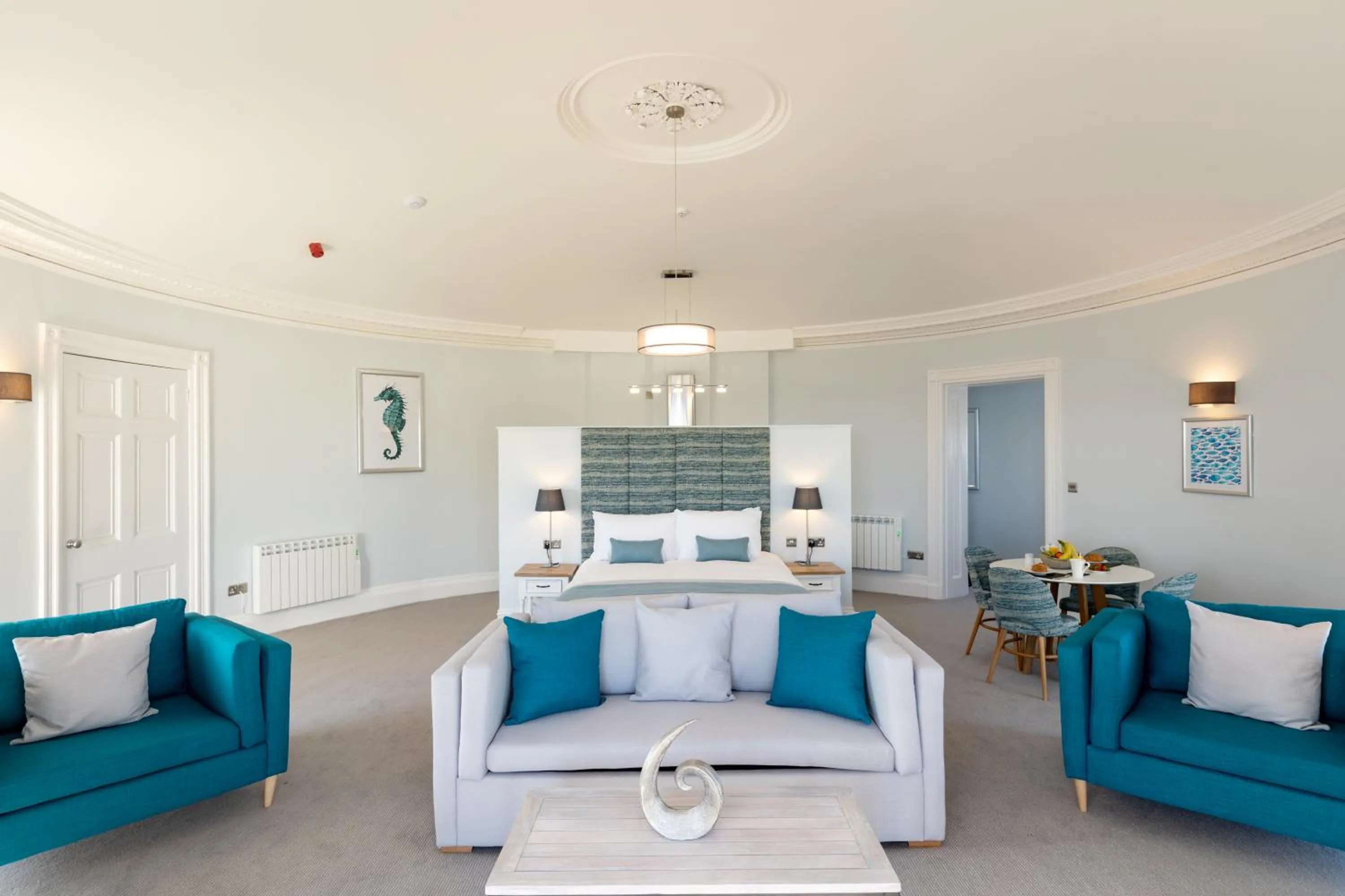 Bed in Sandhills Apartments, Mudeford