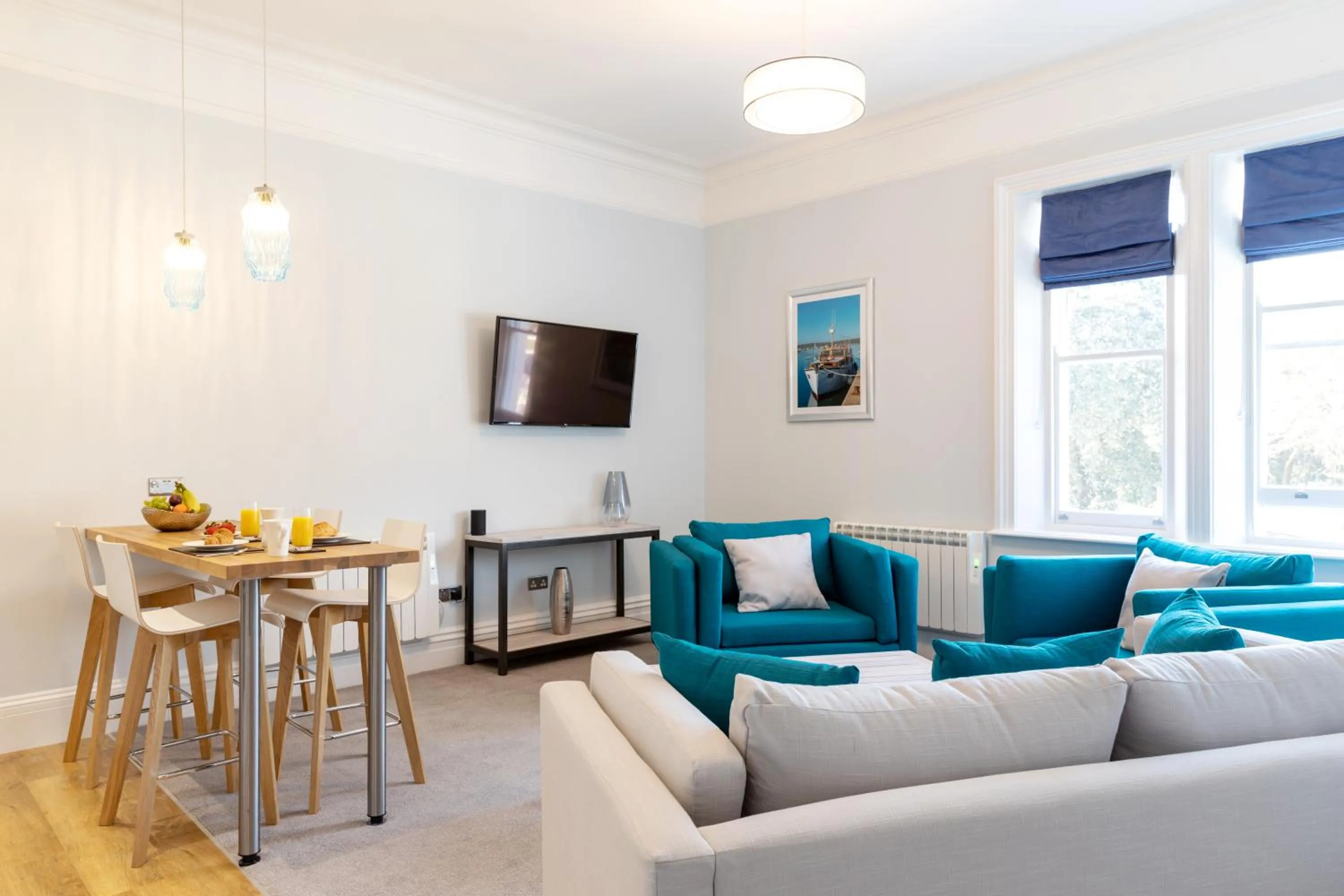 TV and multimedia in Sandhills Apartments, Mudeford