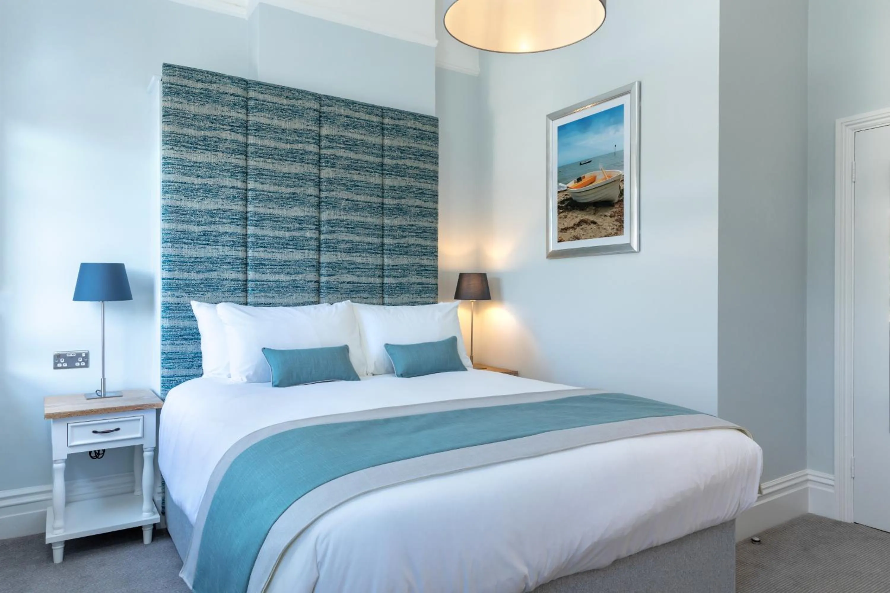 Bed in Sandhills Apartments, Mudeford