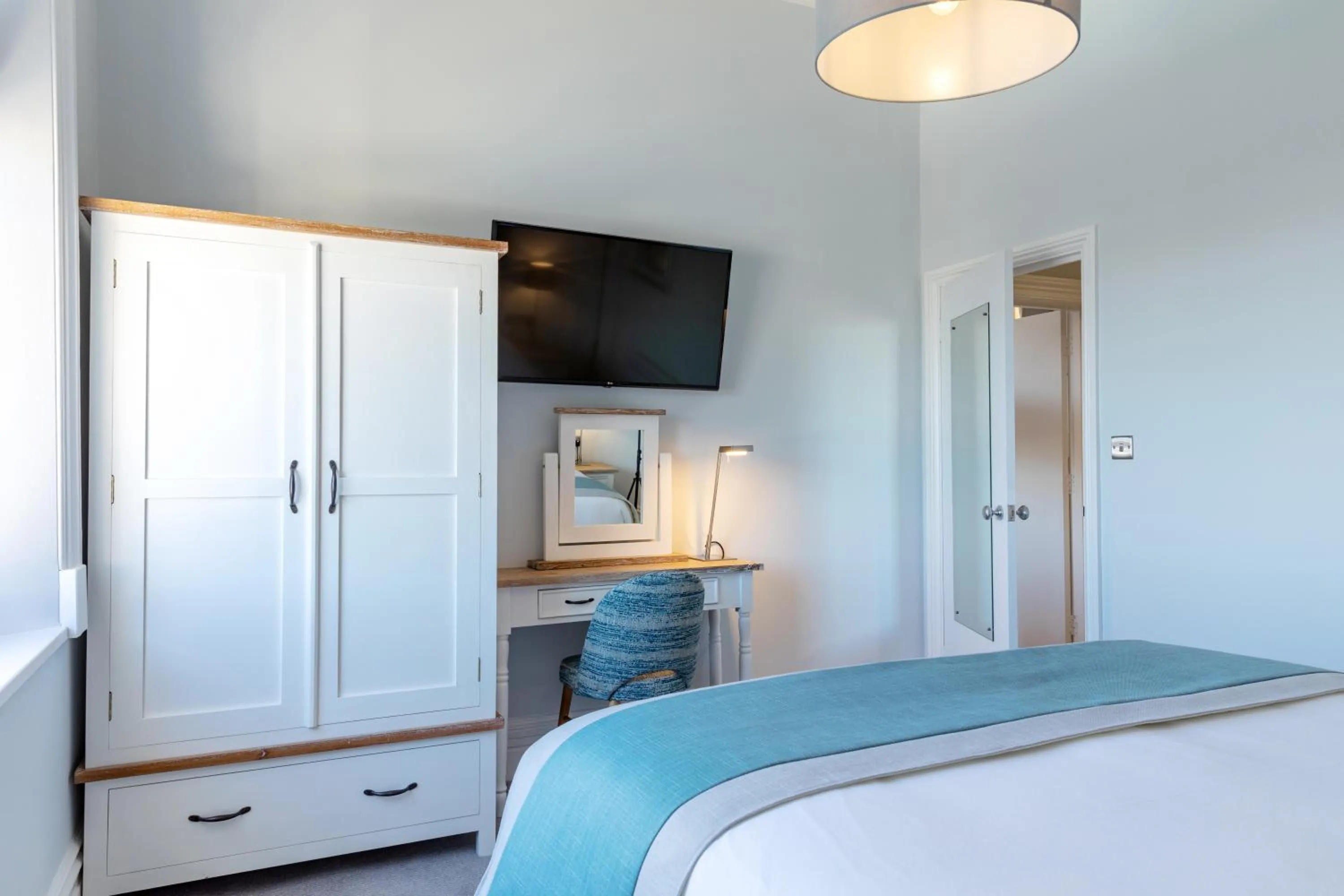 Bed in Sandhills Apartments, Mudeford