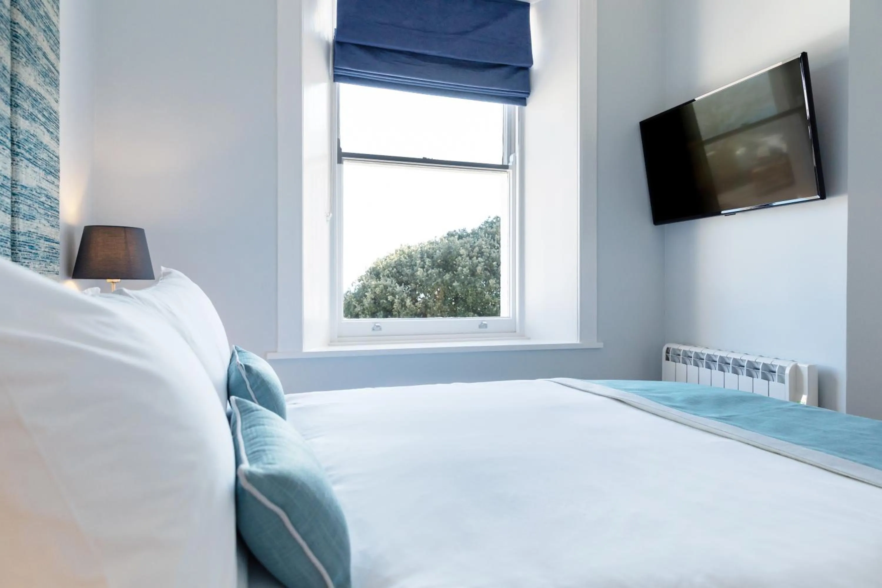 Bed in Sandhills Apartments, Mudeford