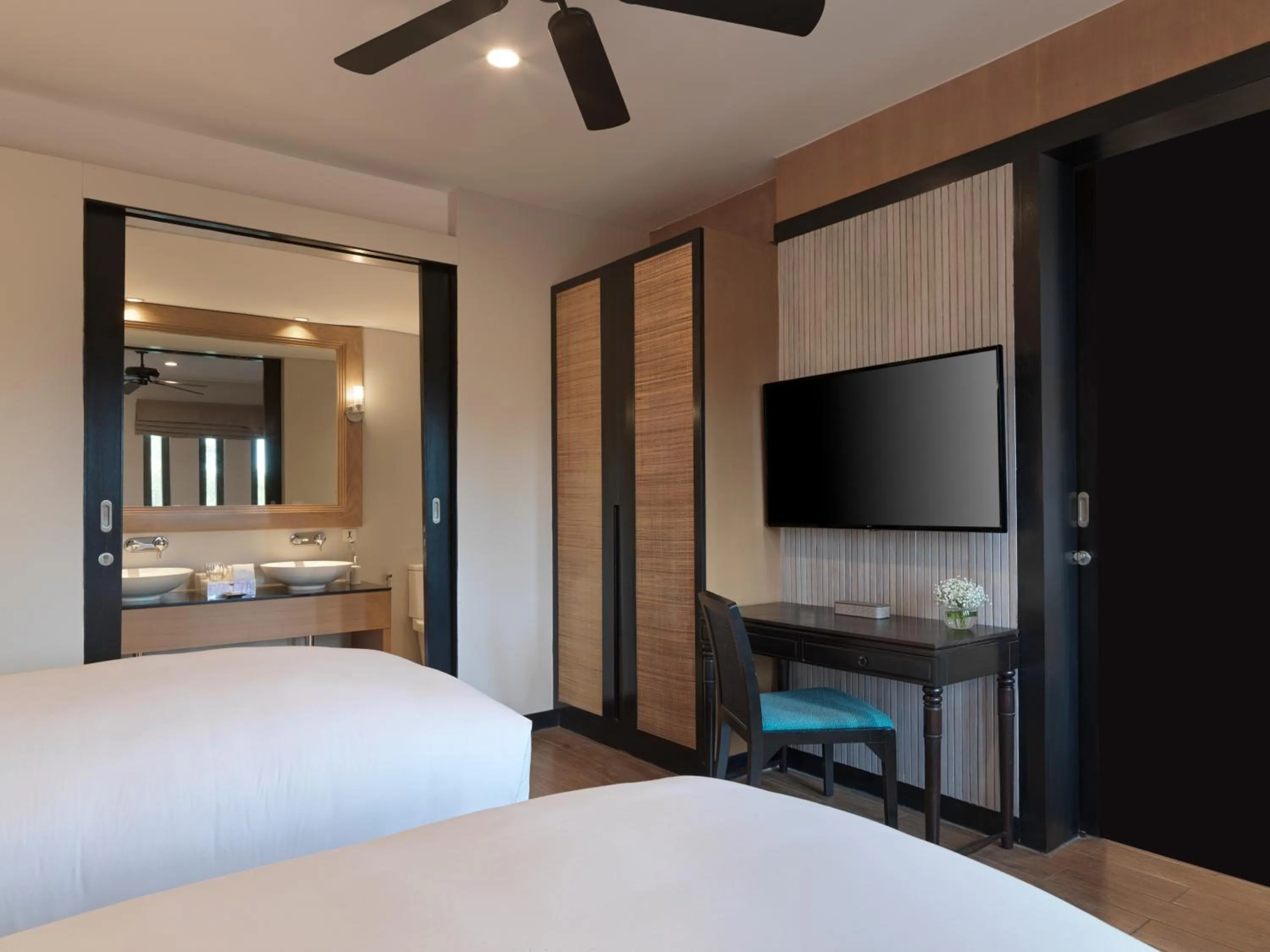 TV and multimedia, Bed in Anantara Mai Khao Phuket Villas