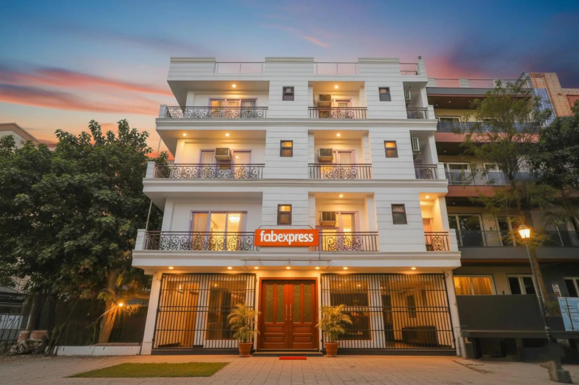 Property building in Via Lotus Palace