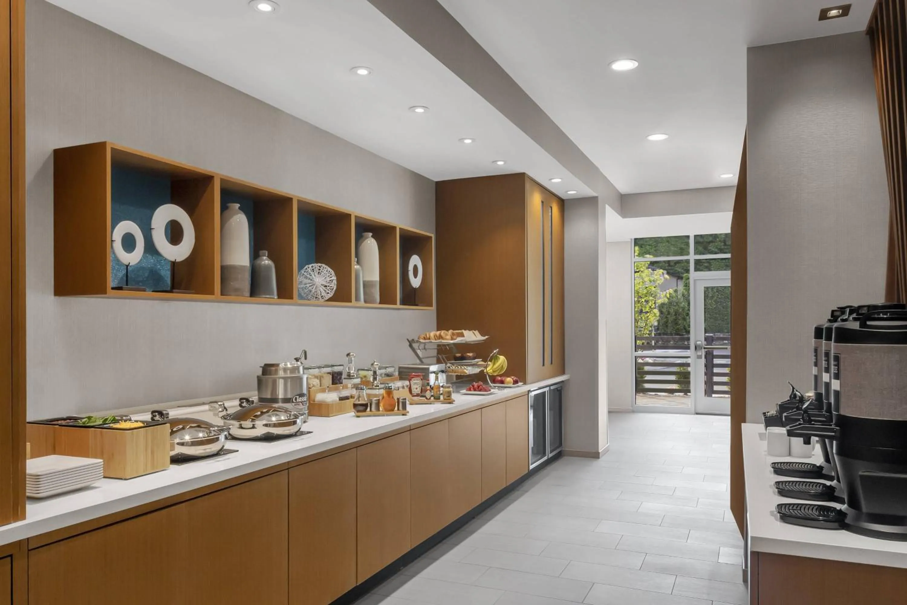 Breakfast in SpringHill Suites by Marriott Tuckahoe Westchester County