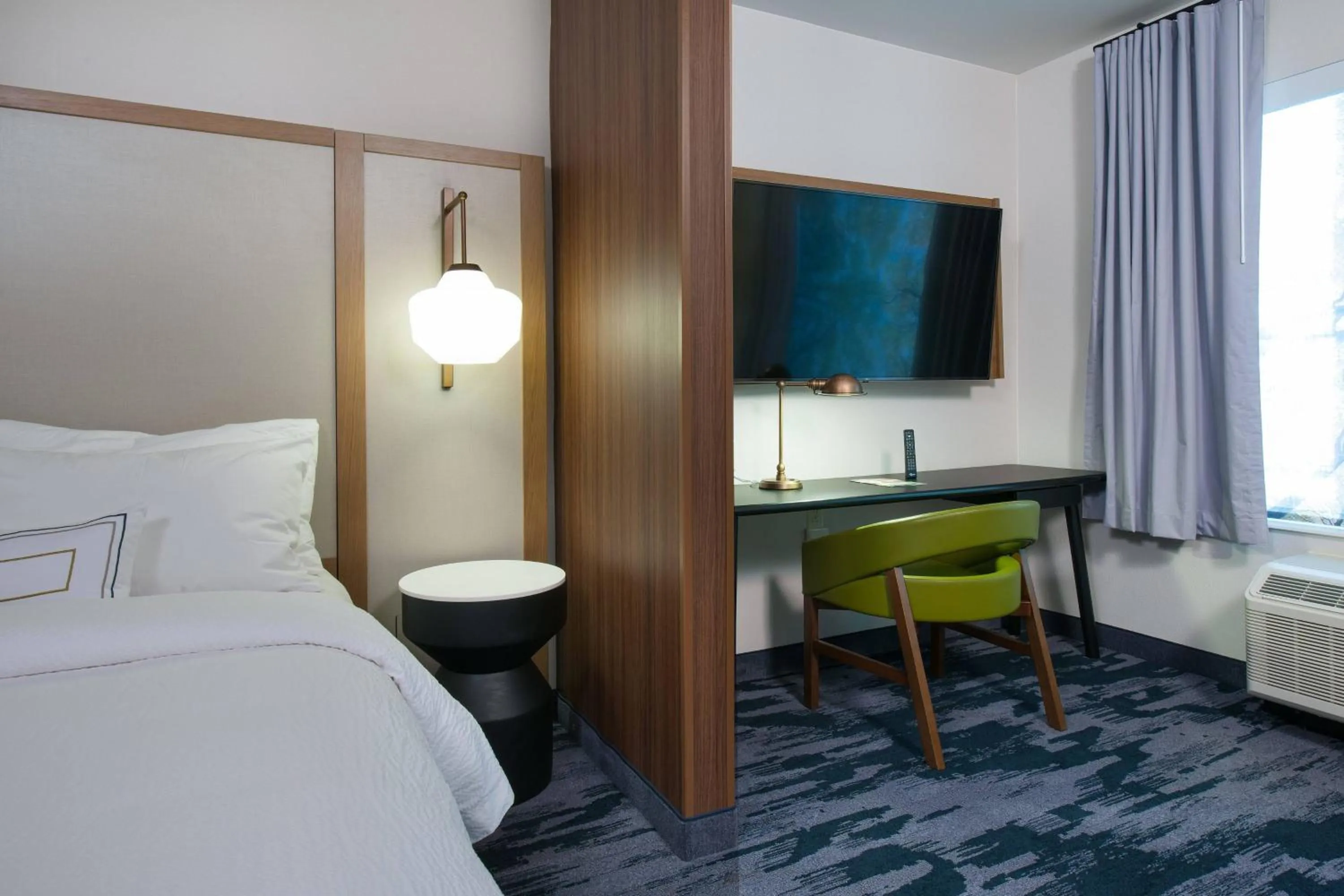 Bedroom, Bed in Fairfield by Marriott Pittsburgh Downtown