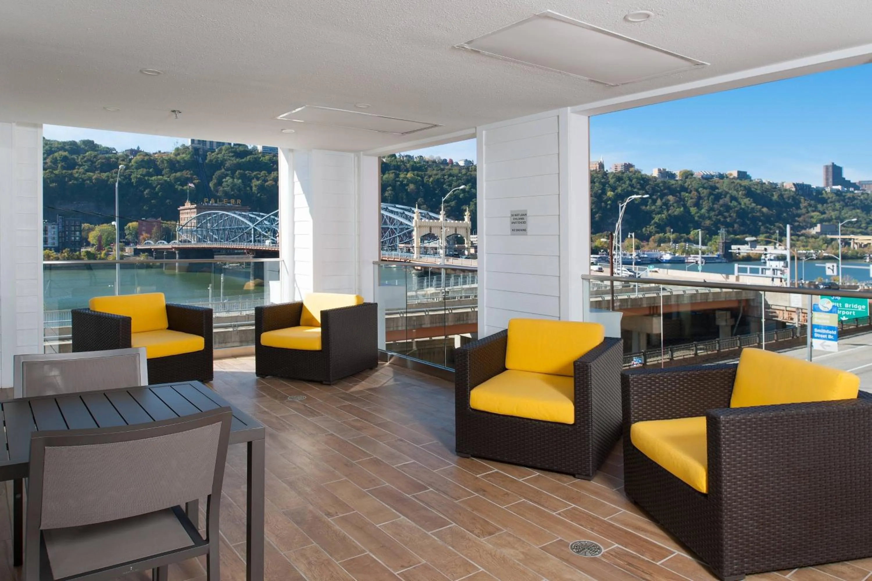 Restaurant/places to eat in Fairfield by Marriott Pittsburgh Downtown