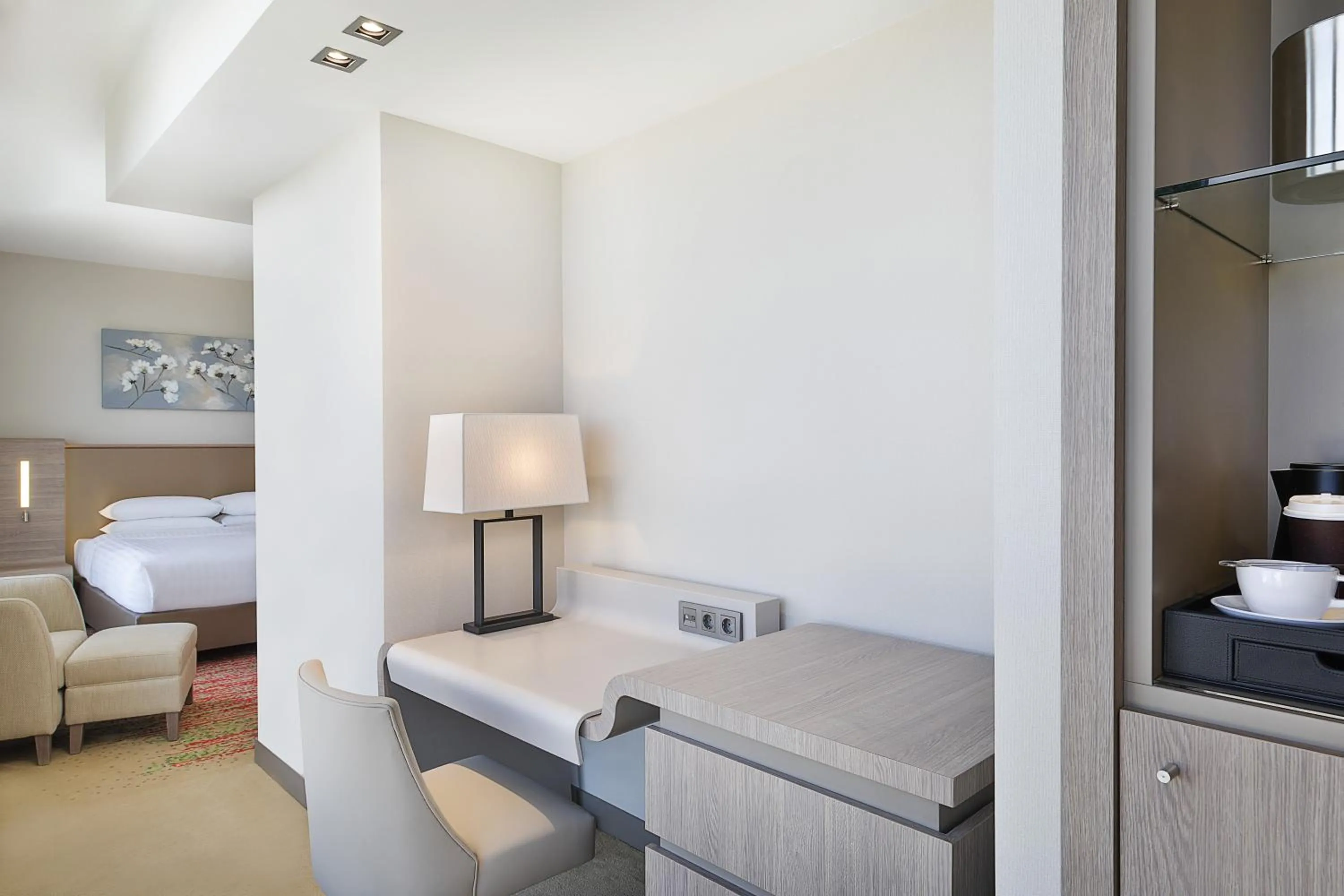 Seating area, Bed in Park Mall Hotel & Conference Center