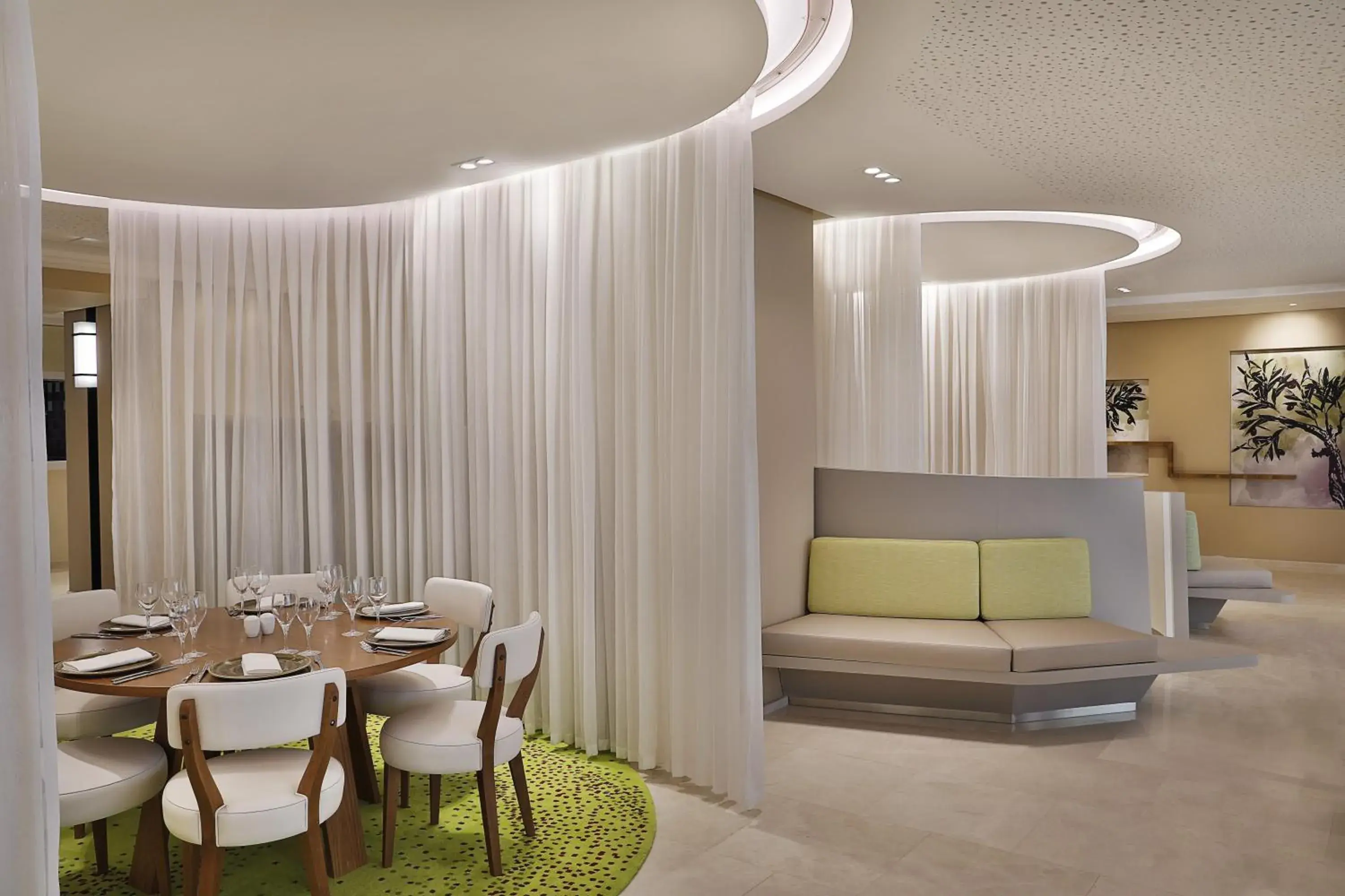 Restaurant/places to eat in Park Mall Hotel & Conference Center Restaurant/places to eat in Park Mall Hotel & Conference Center