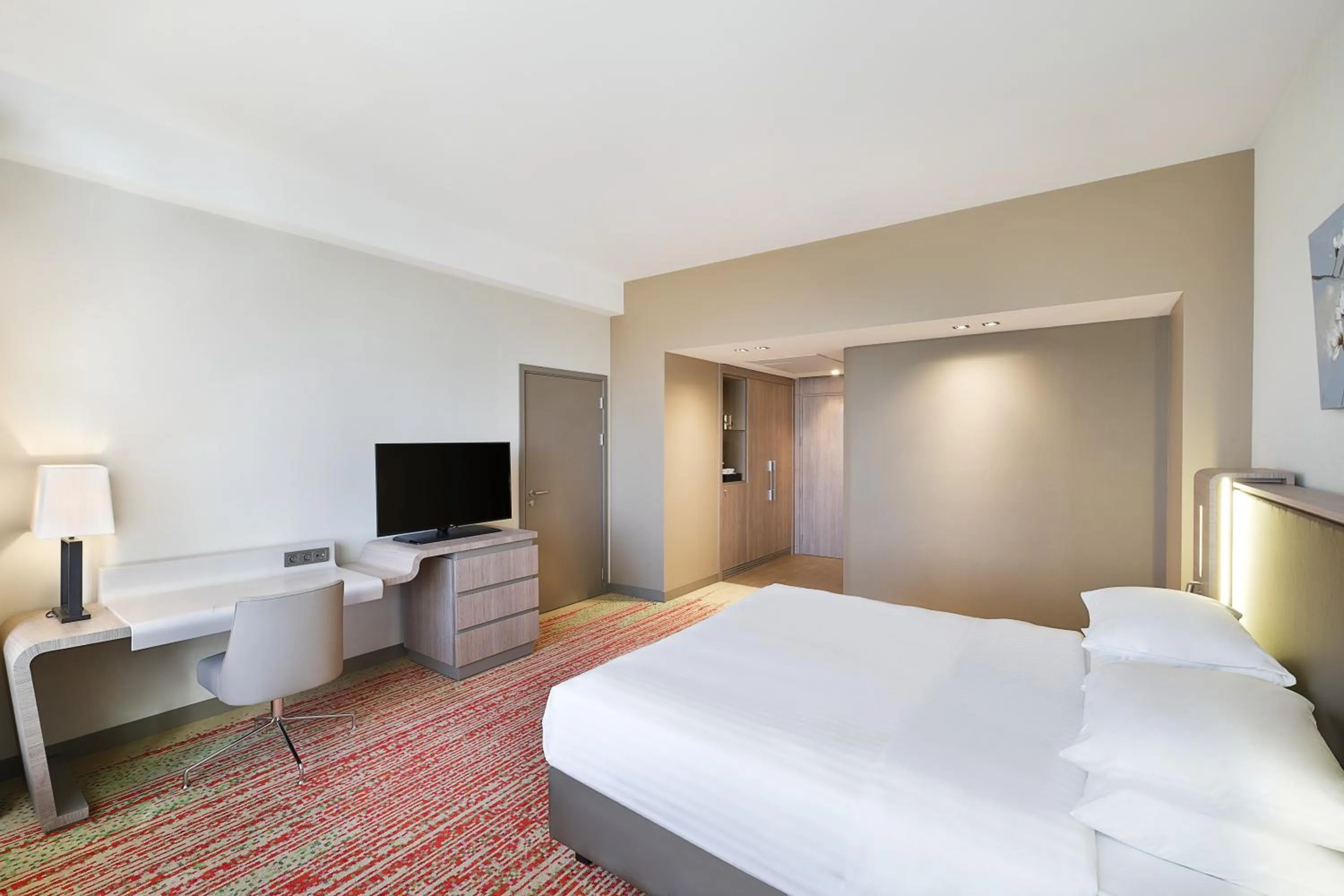 Bed in Park Mall Hotel & Conference Center