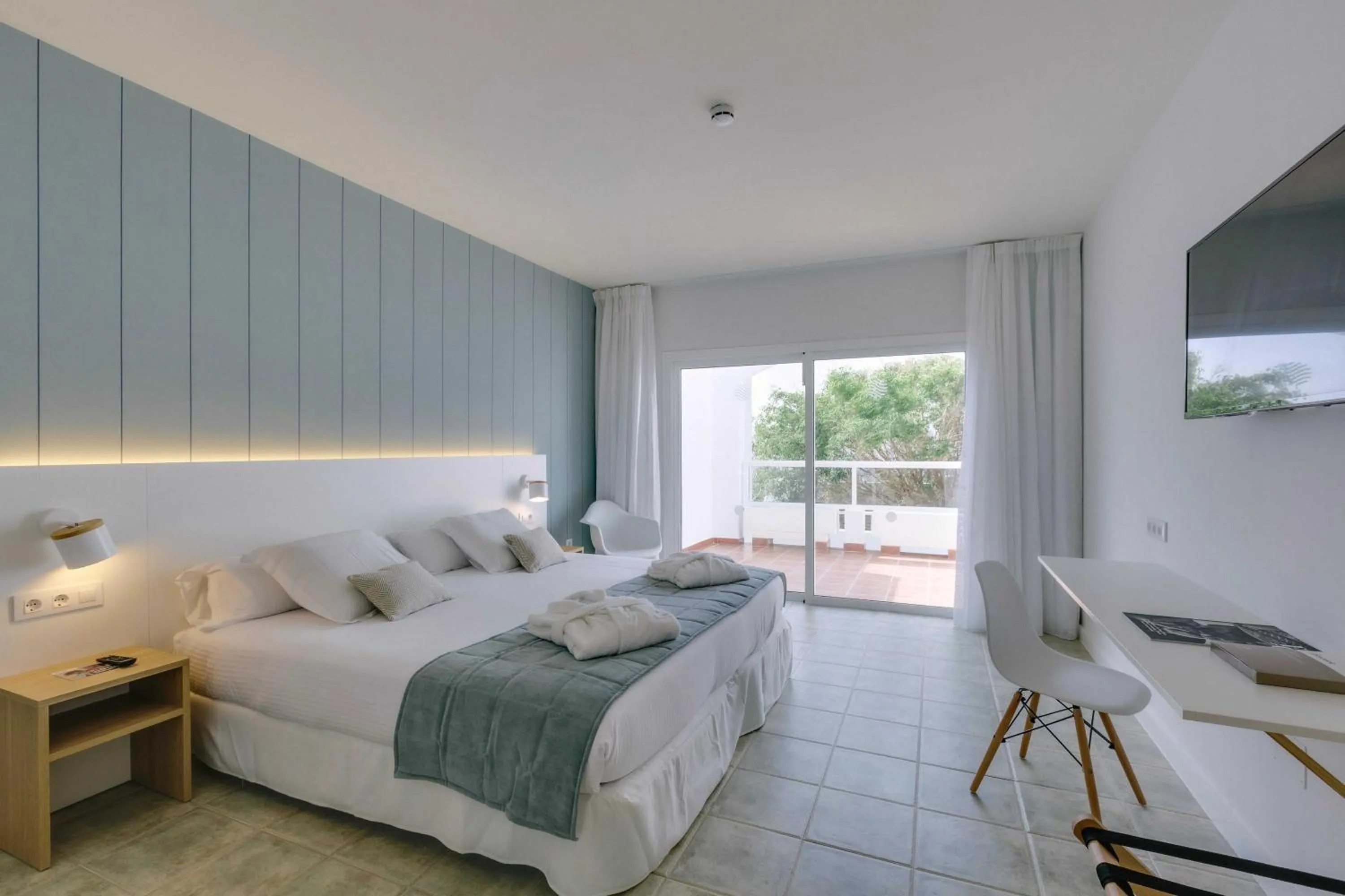 Balcony/Terrace, Bed in Alua Village Fuerteventura - All Inclusive