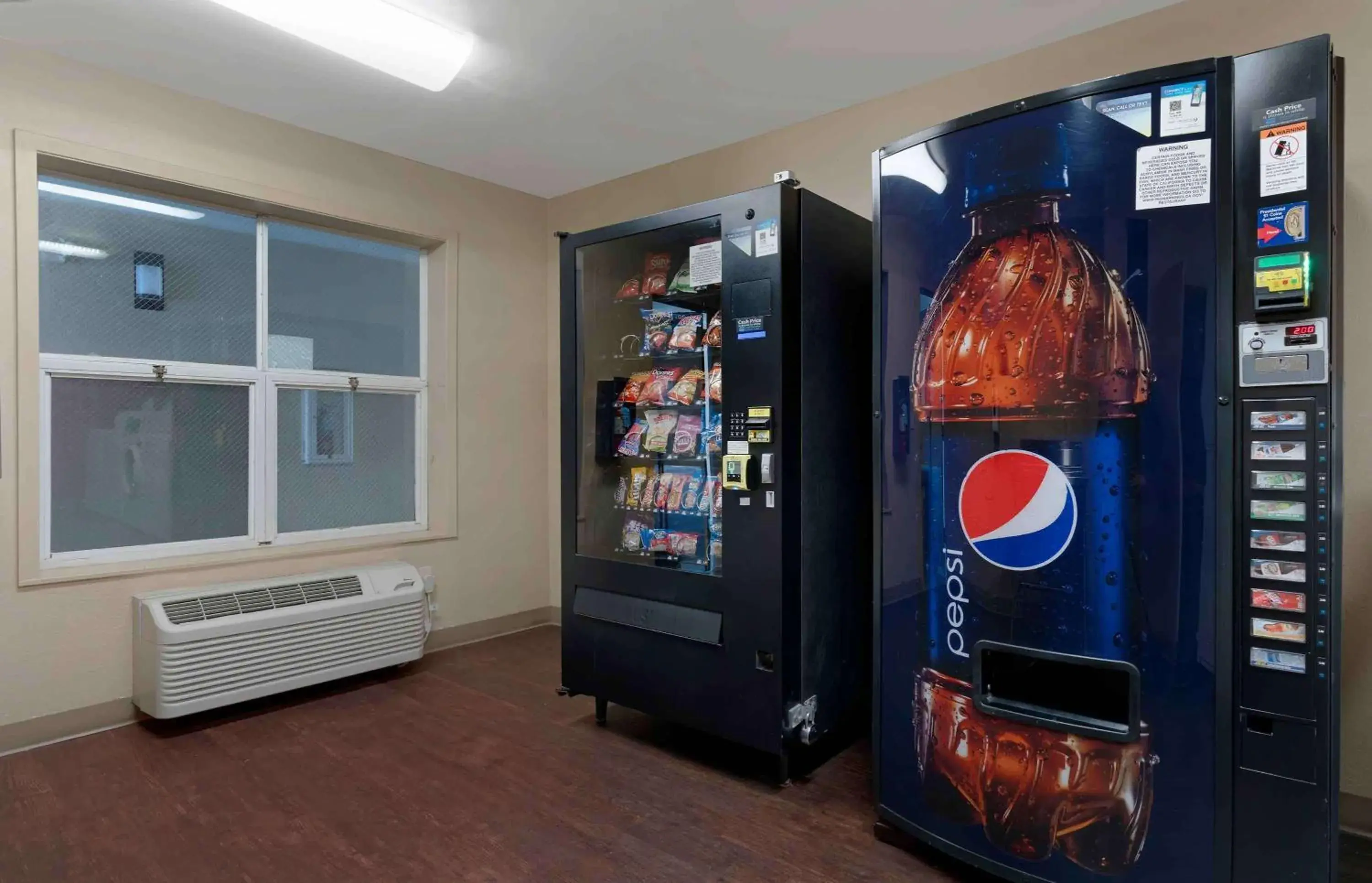 Property building in Extended Stay America Suites - Sacramento - White Rock Rd Property building in Extended Stay America Suites - Sacramento - White Rock Rd