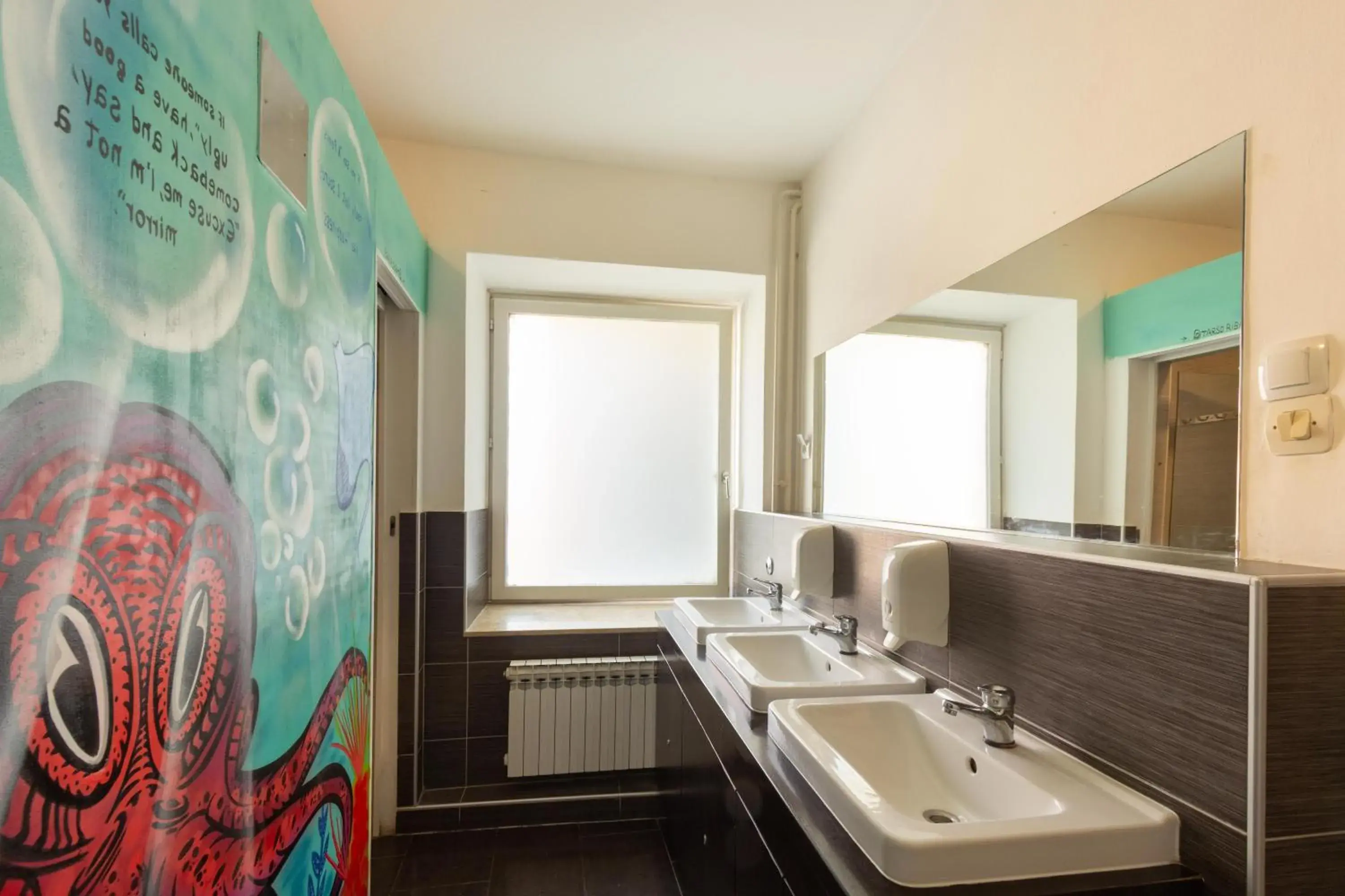 Twin Room with Shared Bathroom in Whole Wide World Hostel Twin Room with Shared Bathroom in Whole Wide World Hostel