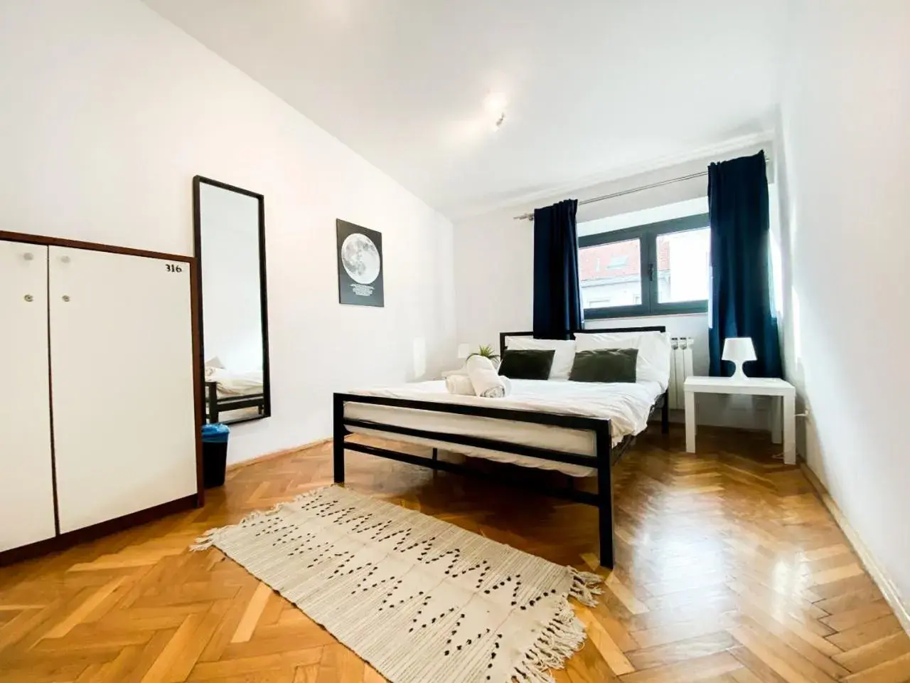 Double Room with Shared Bathroom in Whole Wide World Hostel Double Room with Shared Bathroom in Whole Wide World Hostel