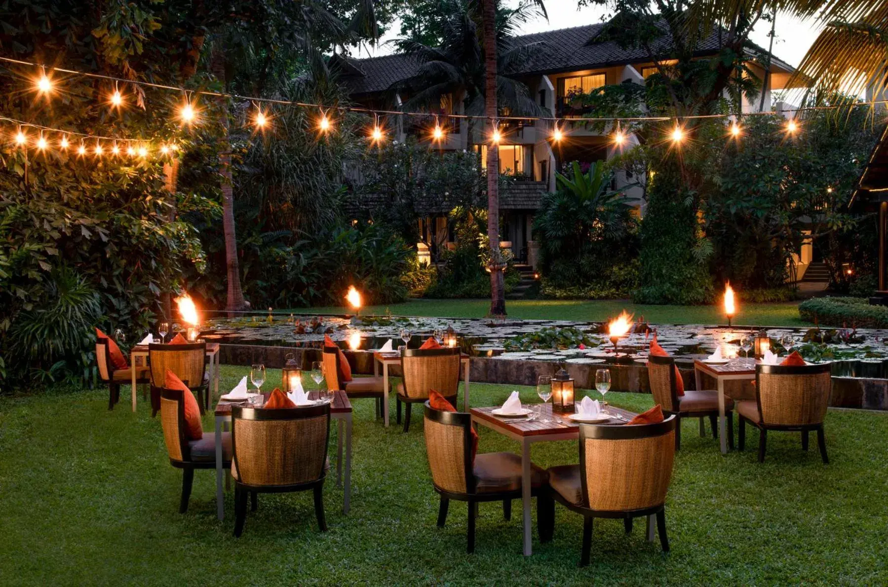 Restaurant/places to eat in Anantara Bophut Koh Samui Resort Restaurant/places to eat in Anantara Bophut Koh Samui Resort
