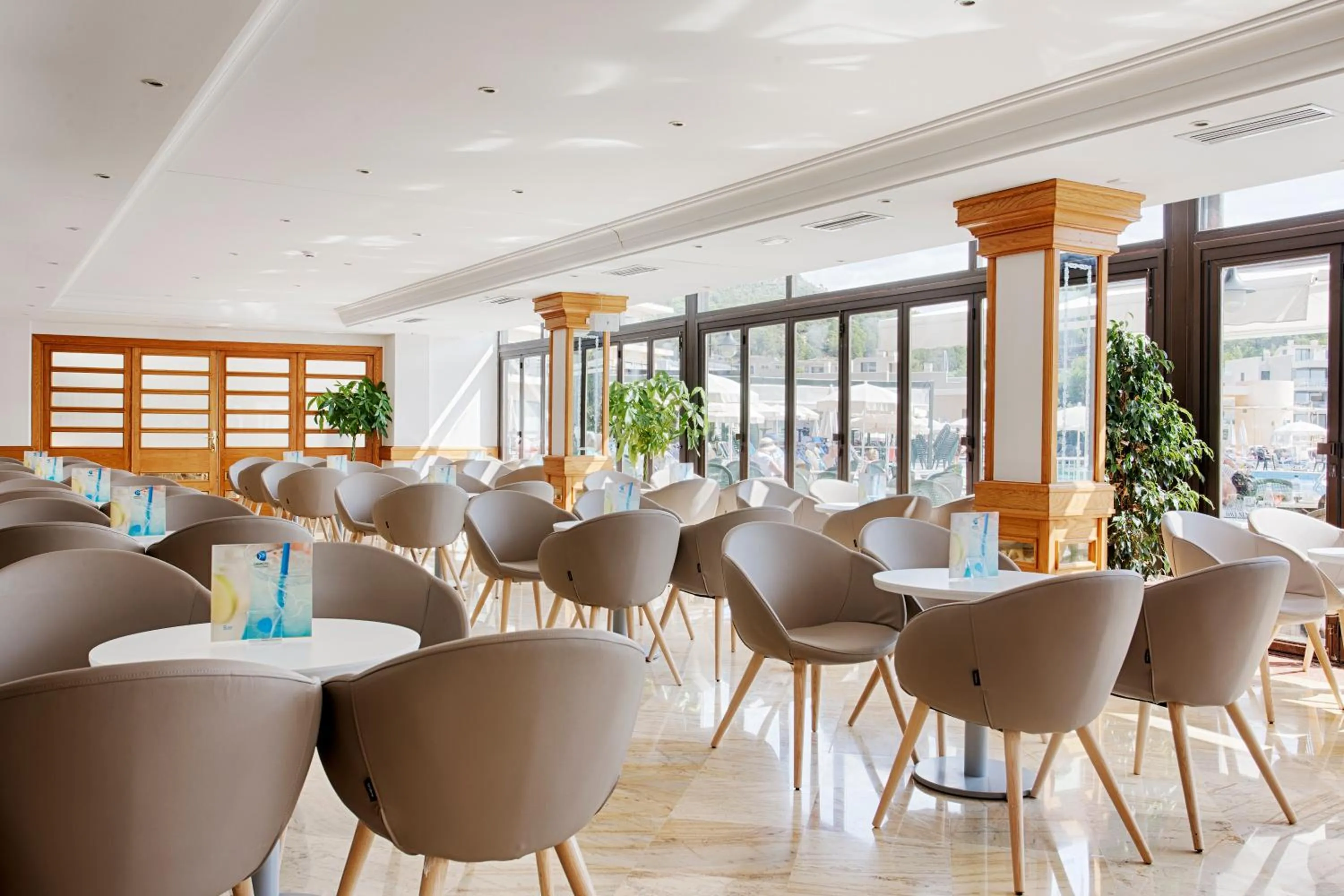 Lounge or bar in Grupotel Playa Camp de Mar - Adults Only