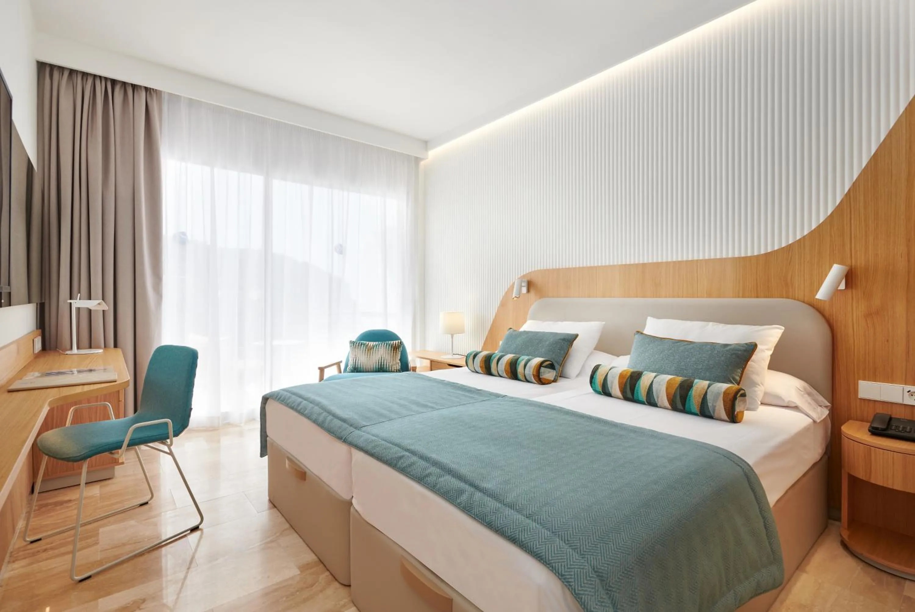 Photo of the whole room, Bed in Grupotel Playa Camp de Mar - Adults Only