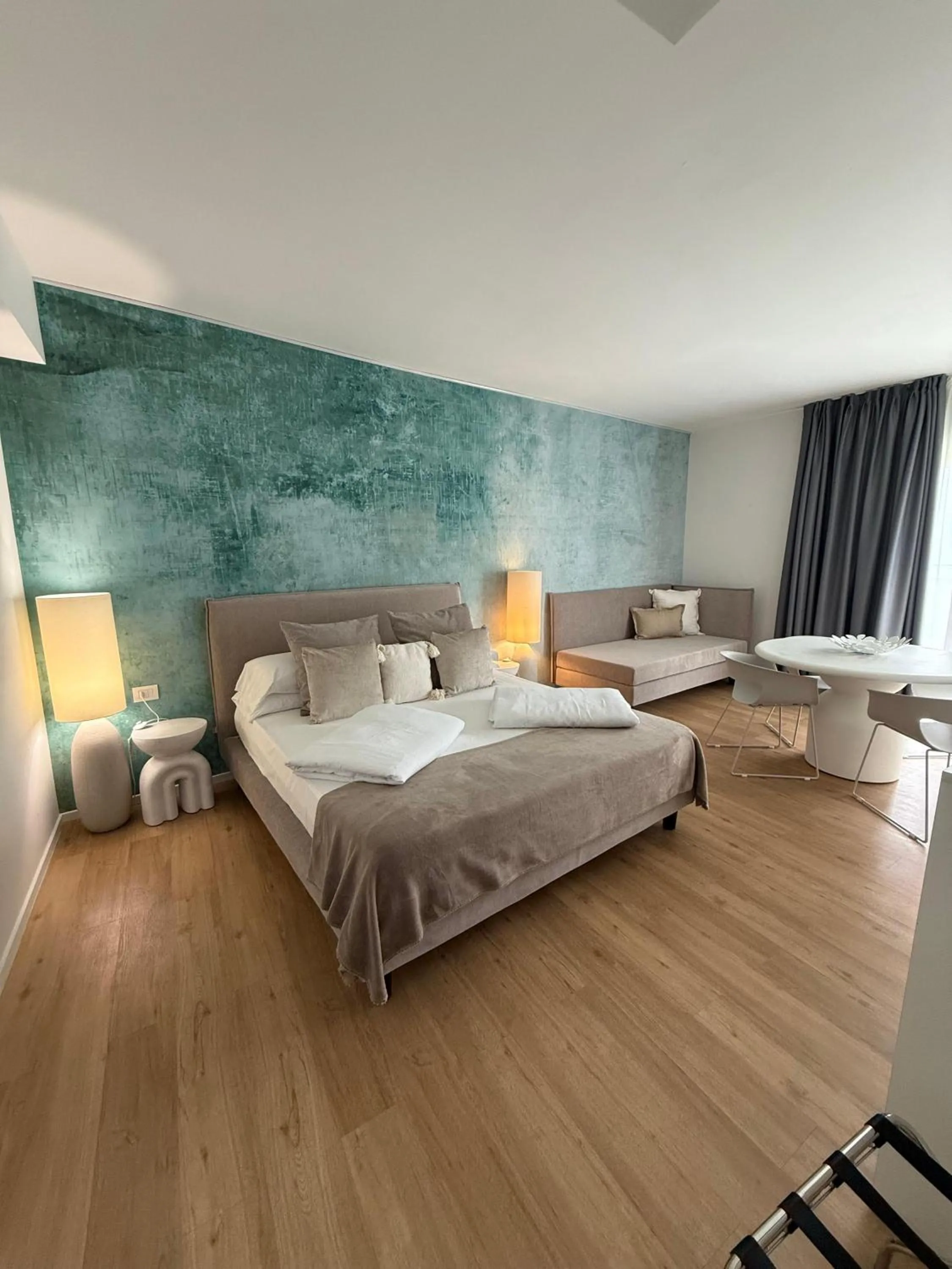 Bed in Torbole Aparthotel