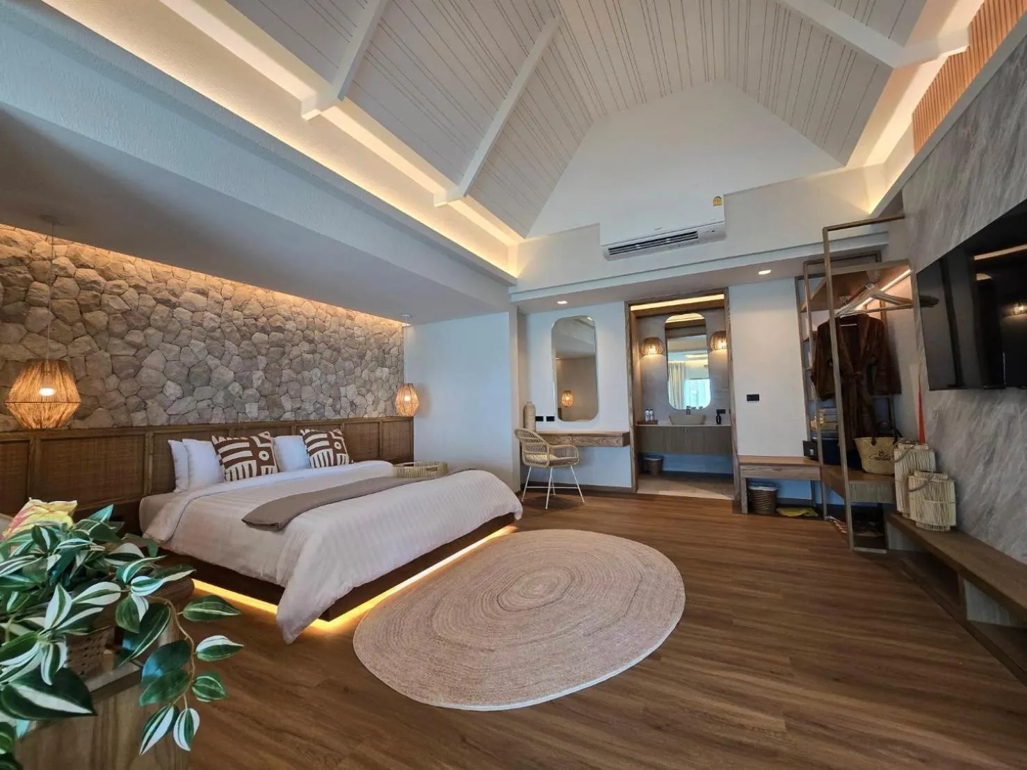 Bed in Cocohut Beach Resort Koh Phangan