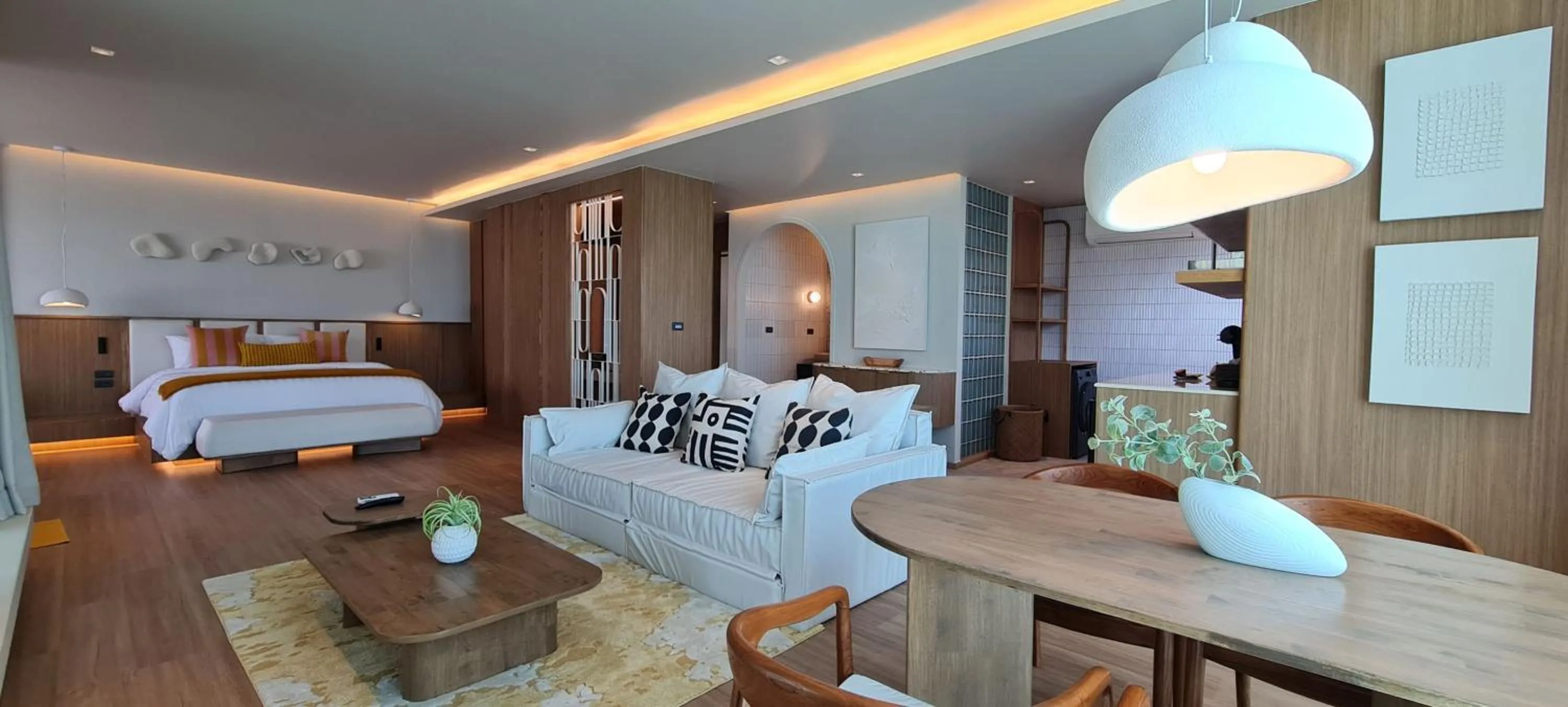 Bed in Cocohut Beach Resort Koh Phangan