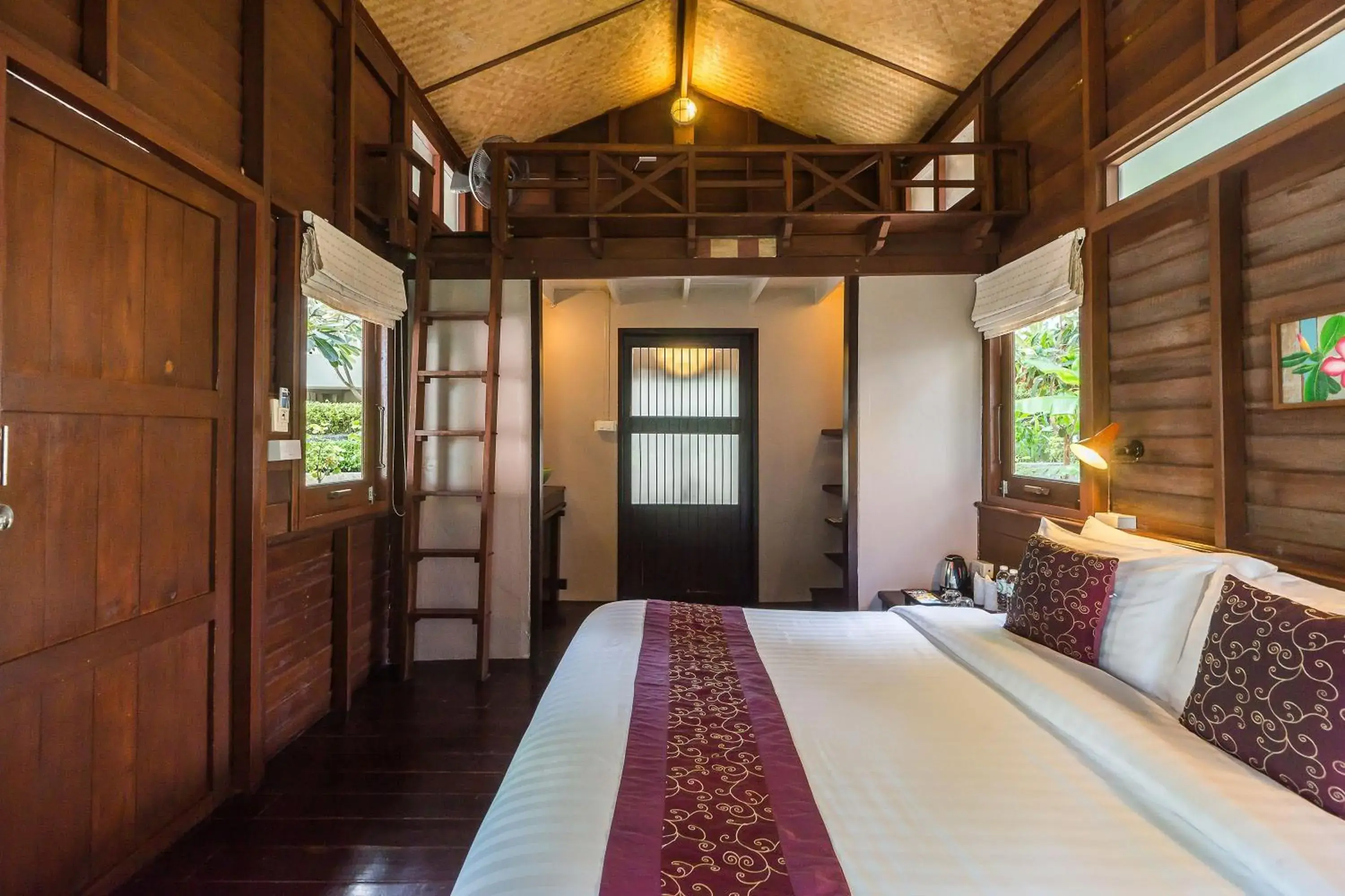Bed in Cocohut Beach Resort Koh Phangan Bed in Cocohut Beach Resort Koh Phangan