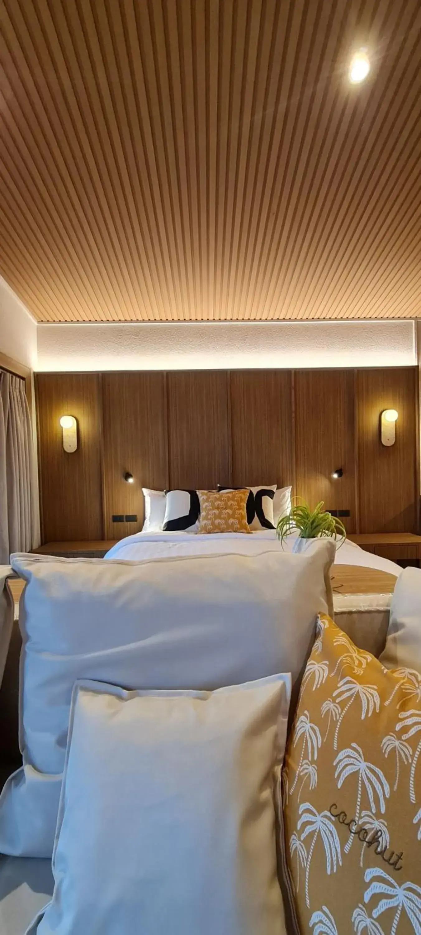 Bed in Cocohut Beach Resort Koh Phangan Bed in Cocohut Beach Resort Koh Phangan