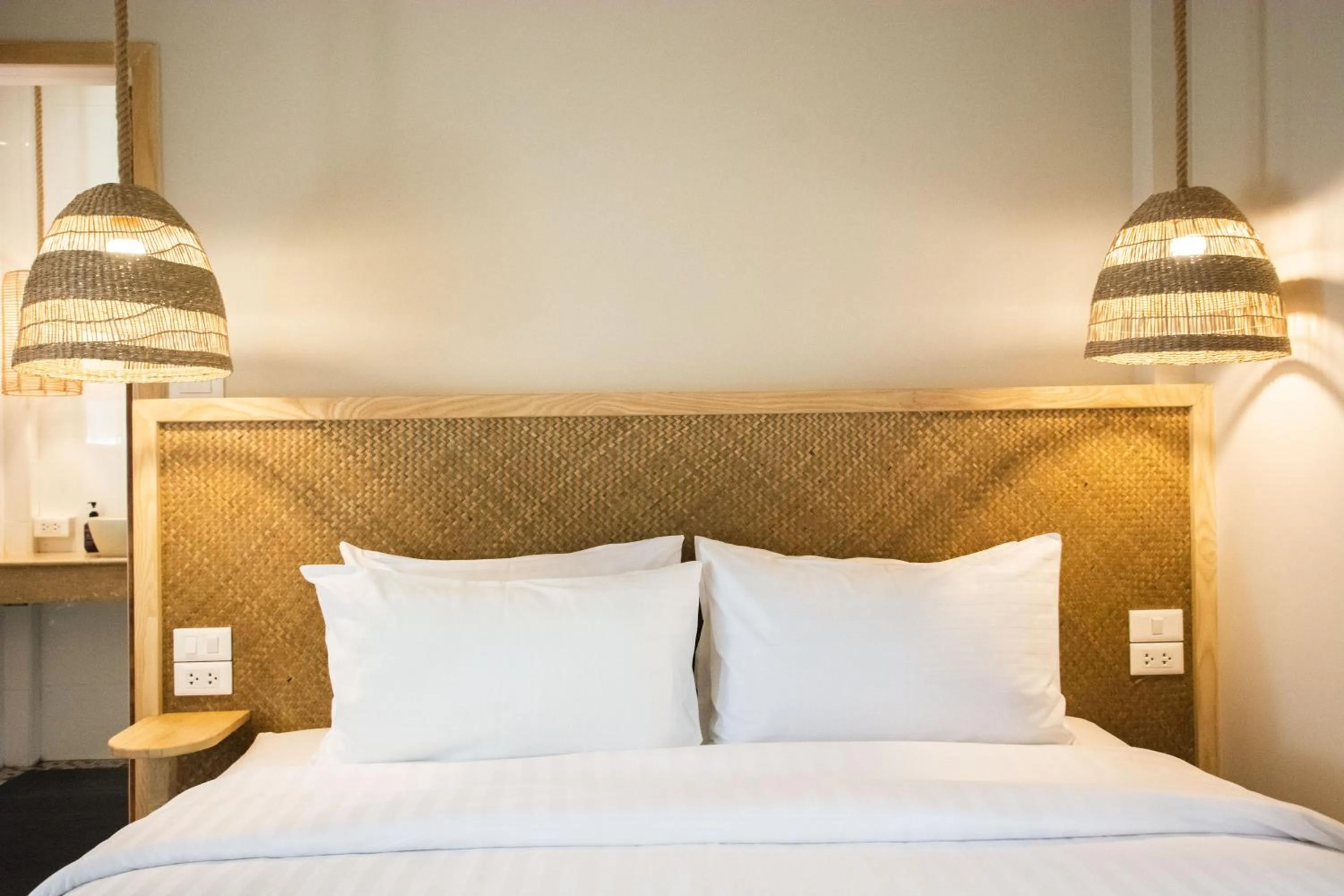 Bed in Cocohut Beach Resort Koh Phangan