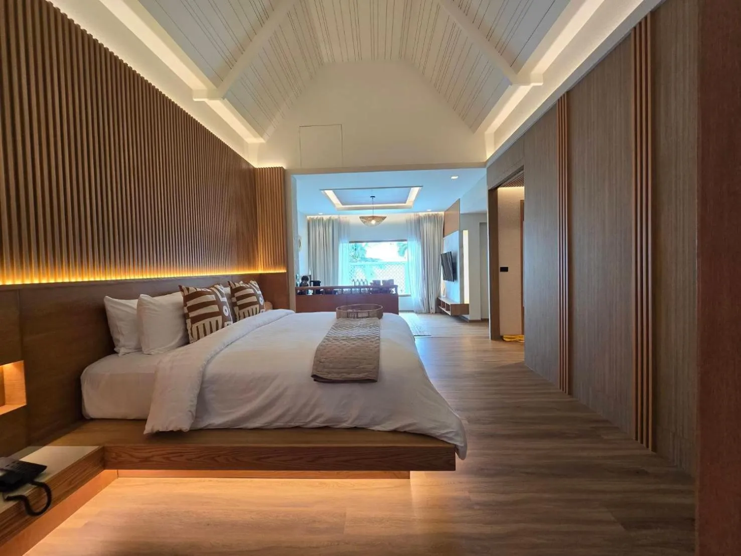 Bed in Cocohut Beach Resort Koh Phangan