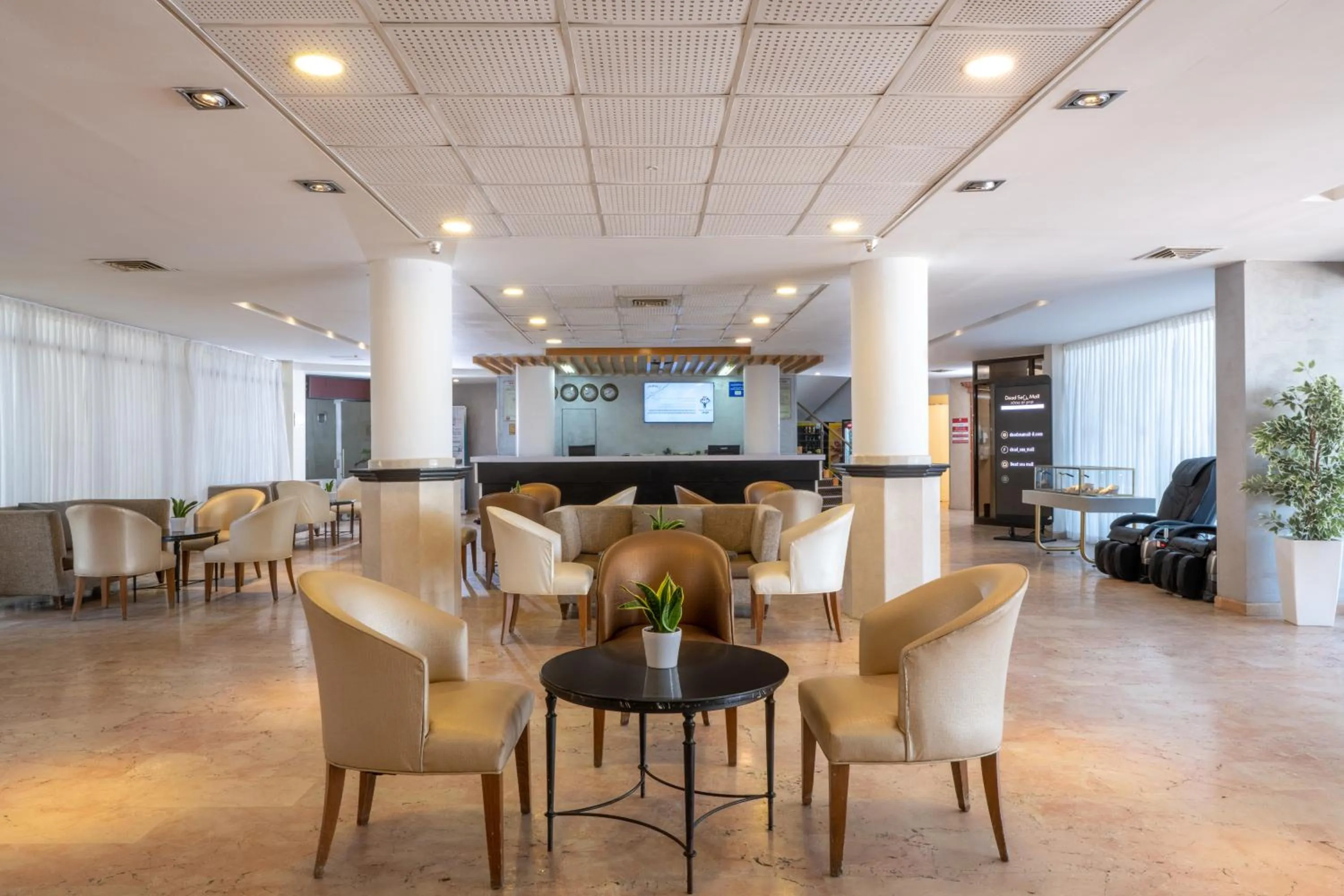 Lobby or reception in Leonardo Inn Hotel Dead Sea