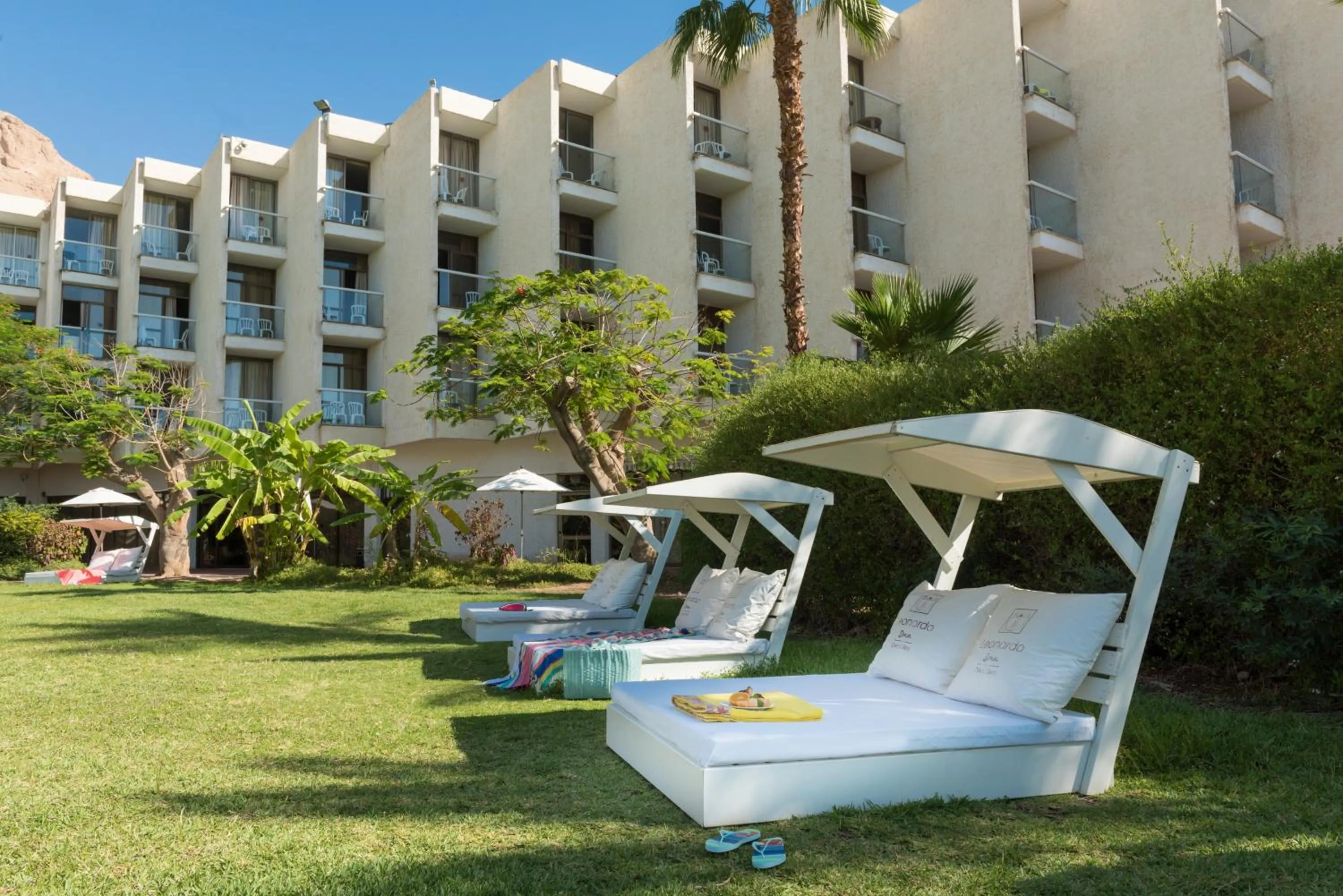 Garden in Leonardo Inn Hotel Dead Sea