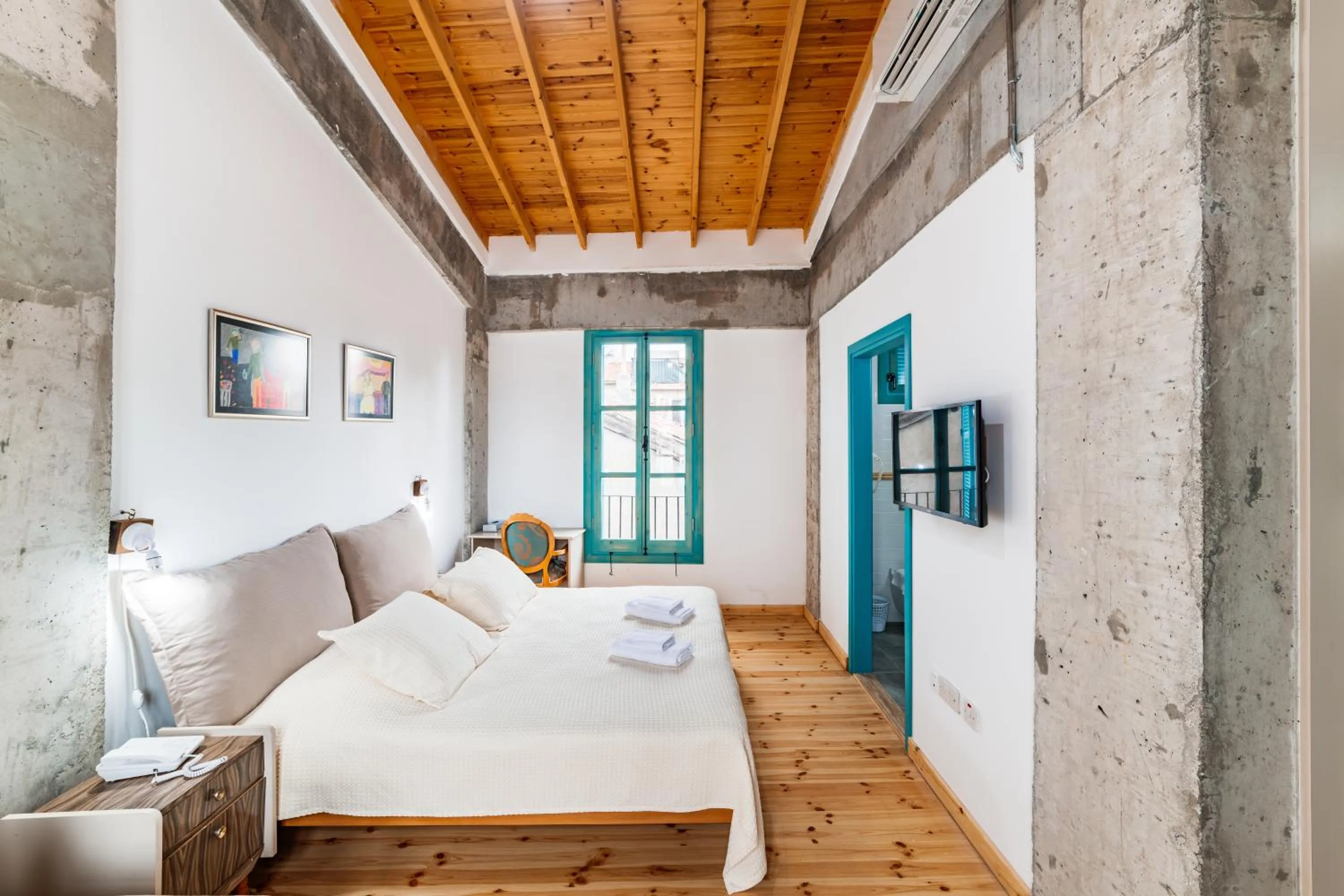 Photo of the whole room, Bed in NICOSIA EAGLE EYE