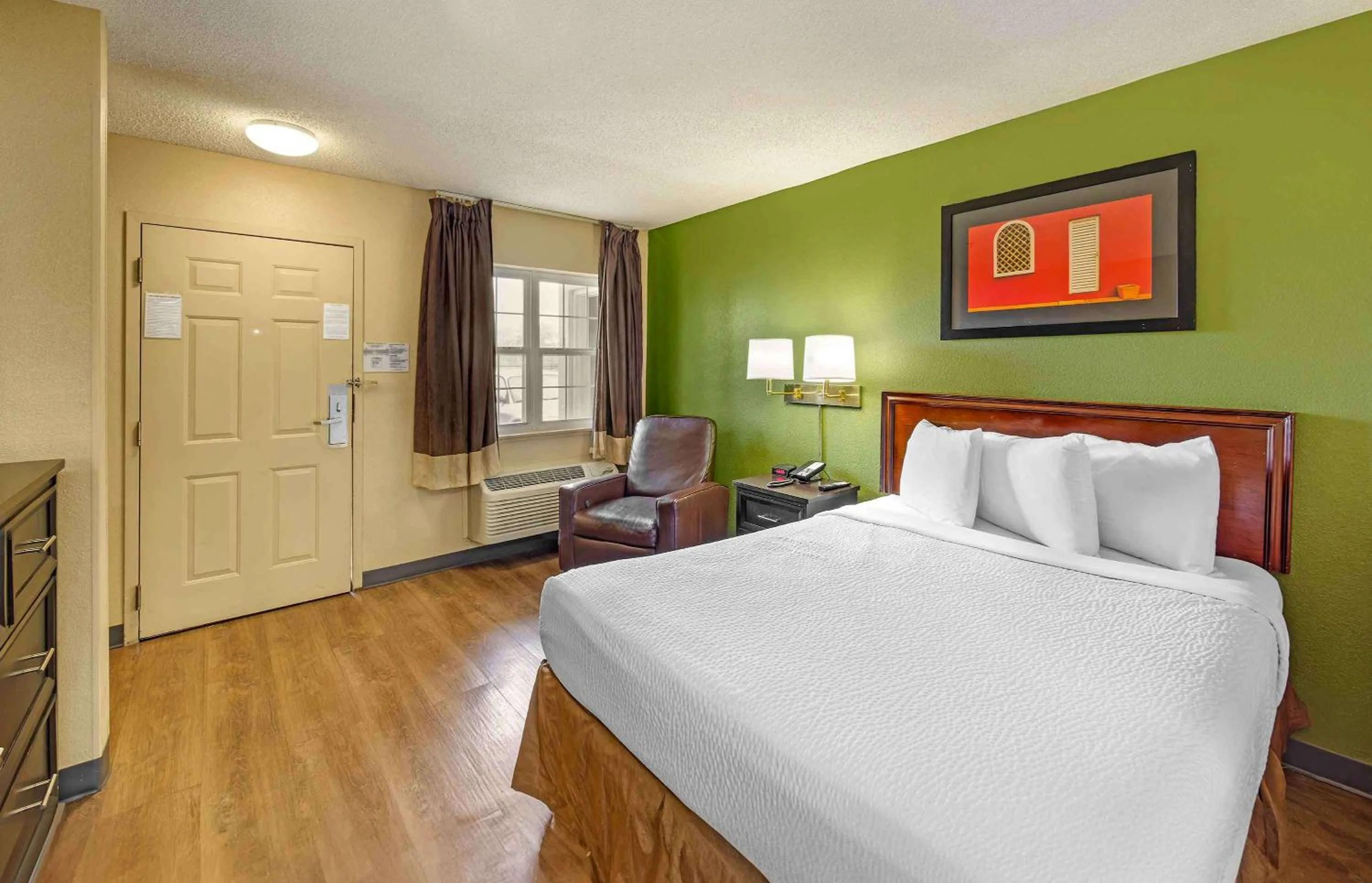 Bedroom, Bed in Extended Stay America Suites - Sacramento - Northgate