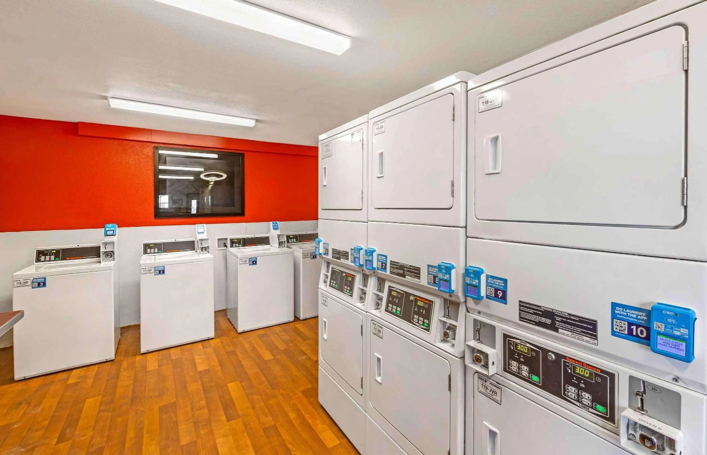 Property building in Extended Stay America Suites - Sacramento - Northgate