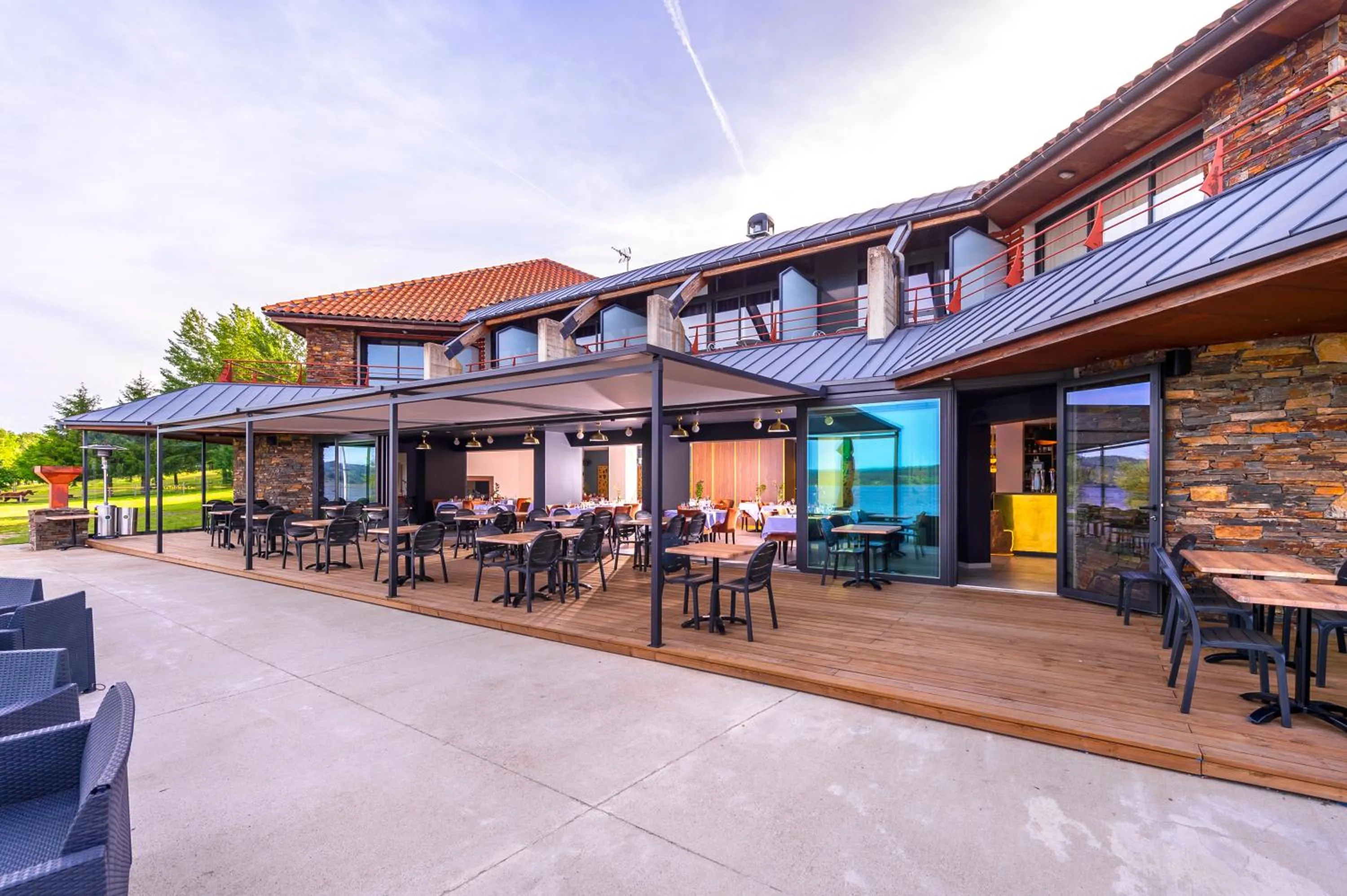 Patio in Appart'Hôtel Les Lofts du Grand Lac de Lozère